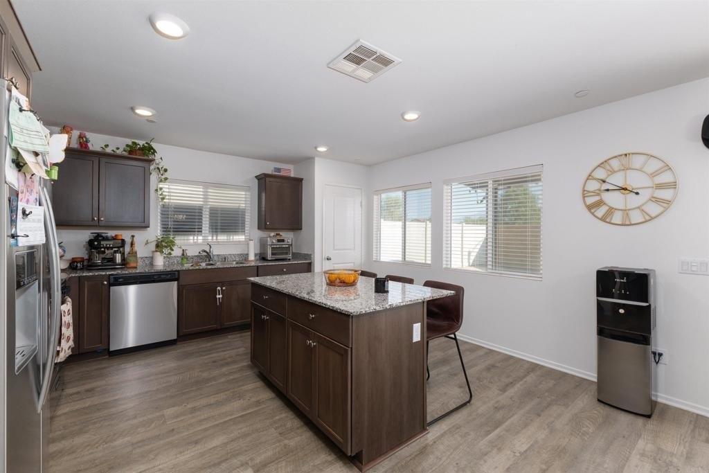 Hemet, California, 92543, United States, 4 Bedrooms Bedrooms, ,3 BathroomsBathrooms,Residential,For Sale,1970296