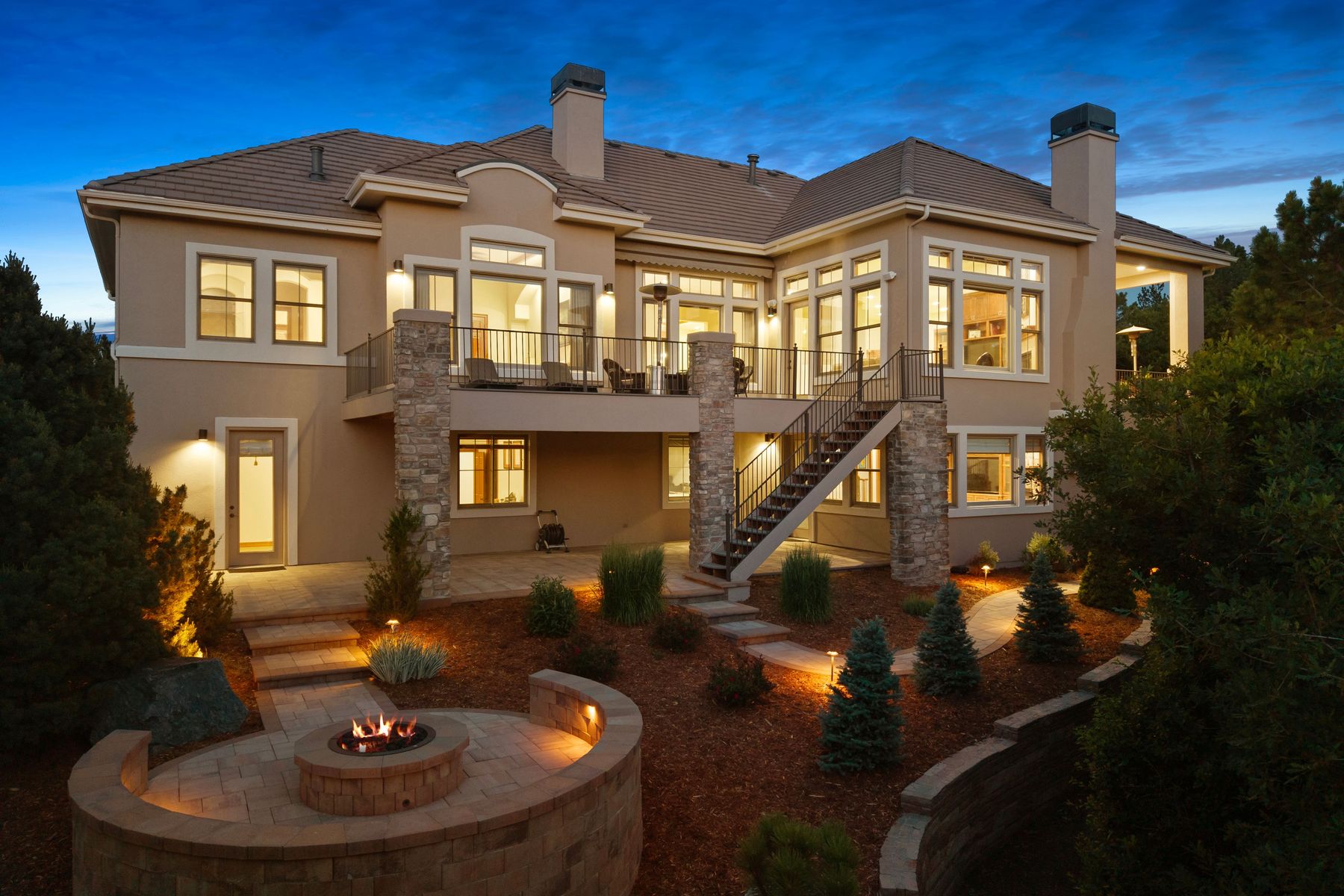  Edging the mountainside within the prestigious community of Castle Pines Village - 物件實景