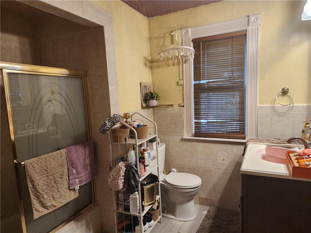 Providence, Rhode Island, 02907, United States, 7 Bedrooms Bedrooms, ,2 BathroomsBathrooms,Residential,For Sale,1924217