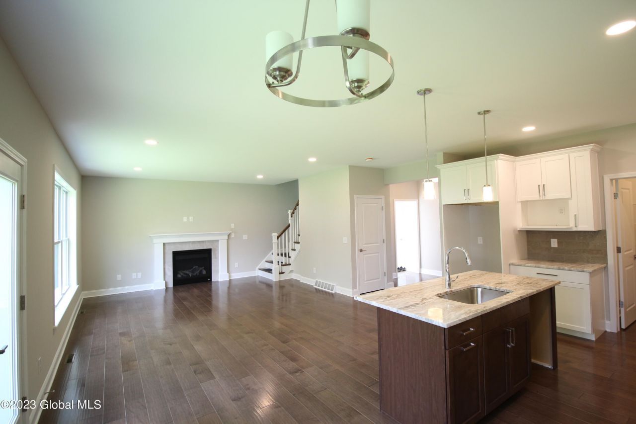 Clifton Park, New York, 12065, United States, 4 Bedrooms Bedrooms, ,3 BathroomsBathrooms,Residential,For Sale,1933145