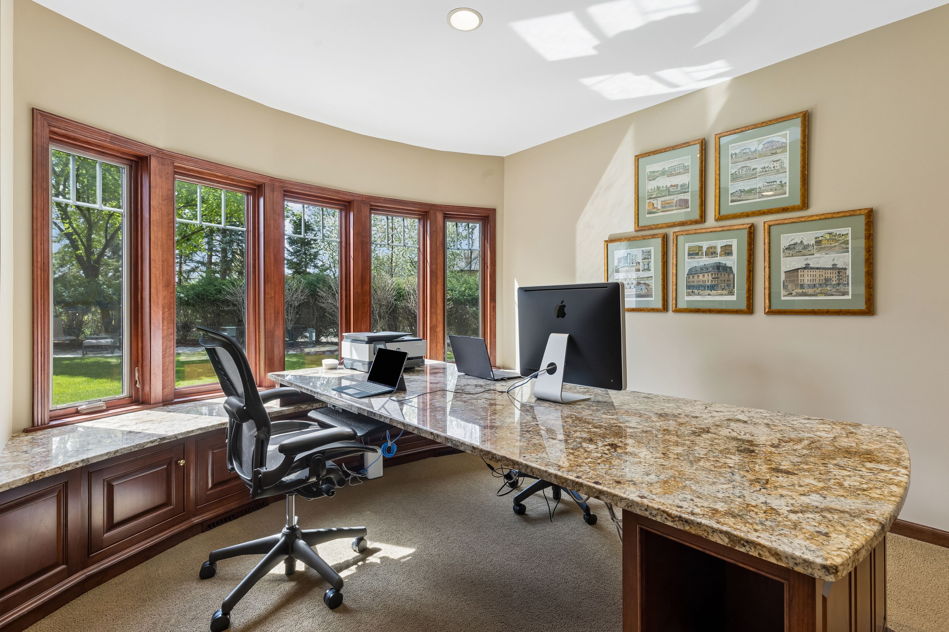  Graceful Executive Living in a Serene Edina Setting - 物件實景