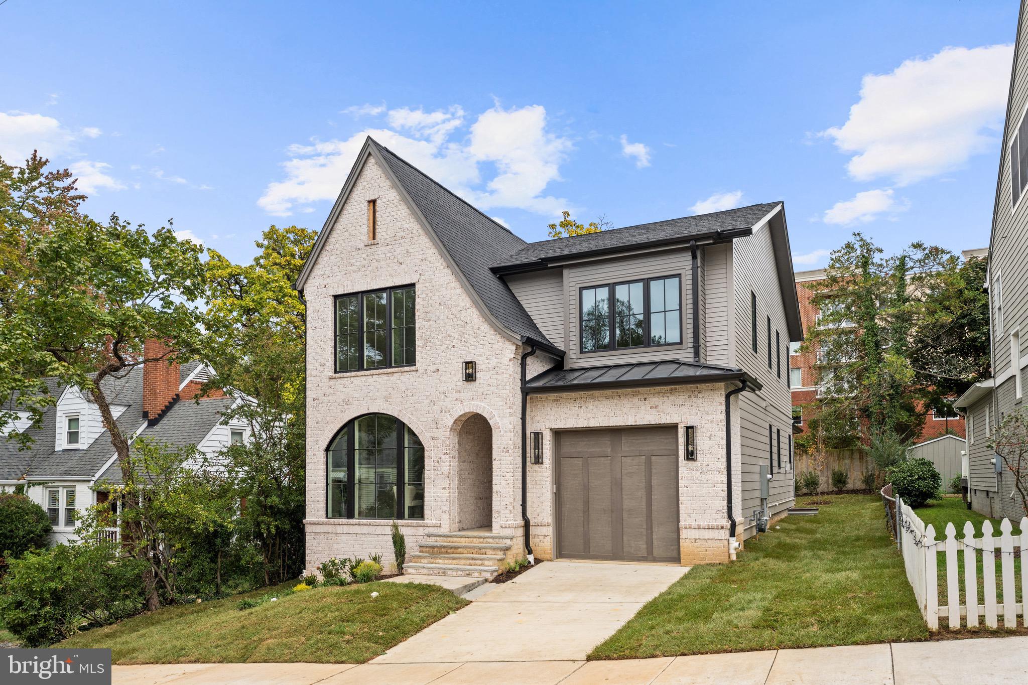 Arlington, Virginia, 22207, United States, 4 Bedrooms Bedrooms, ,5 BathroomsBathrooms,Residential,For Sale,1990203