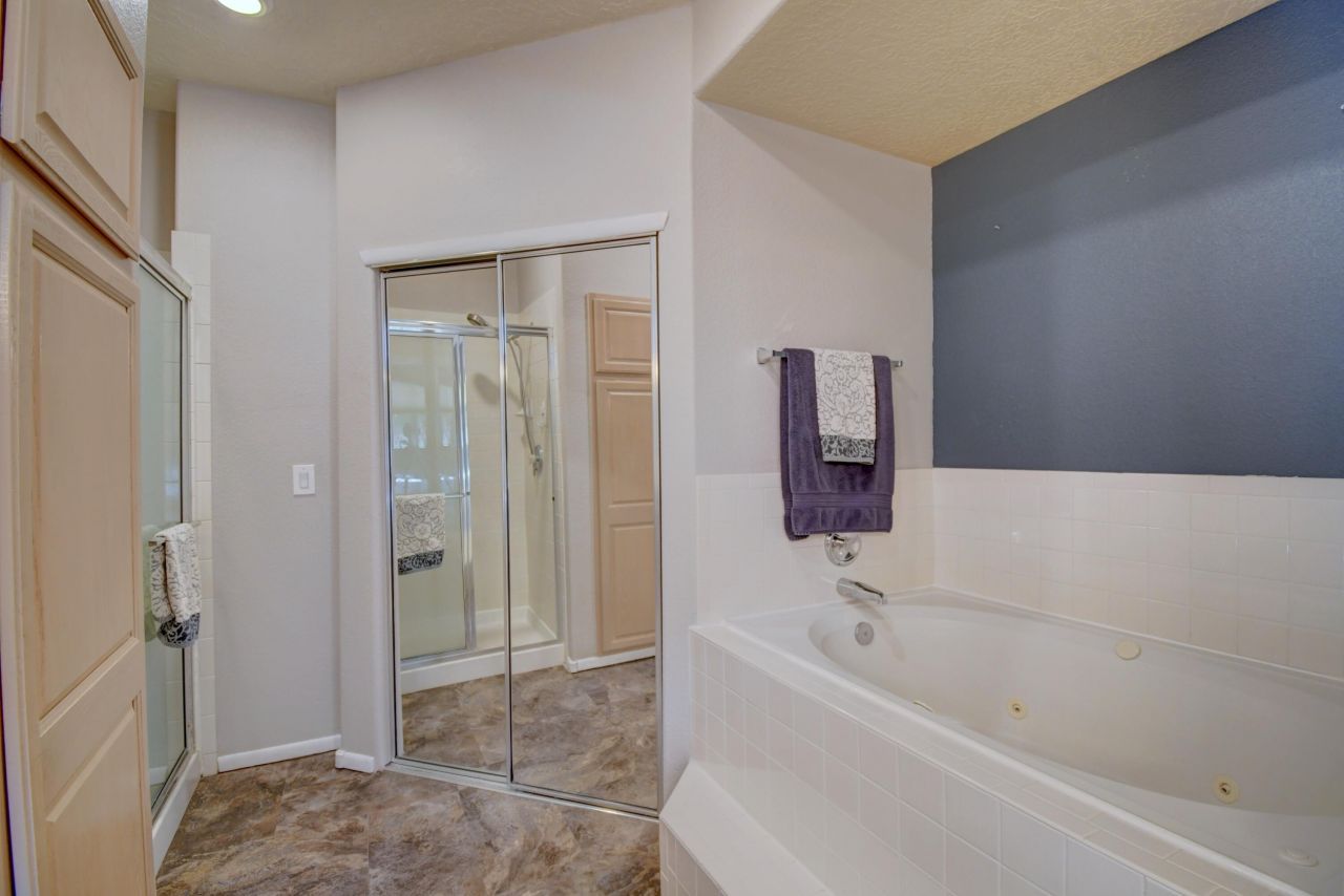 Albuquerque, New Mexico, 87114, United States, 4 Bedrooms Bedrooms, ,4 BathroomsBathrooms,Residential,For Sale,1941091