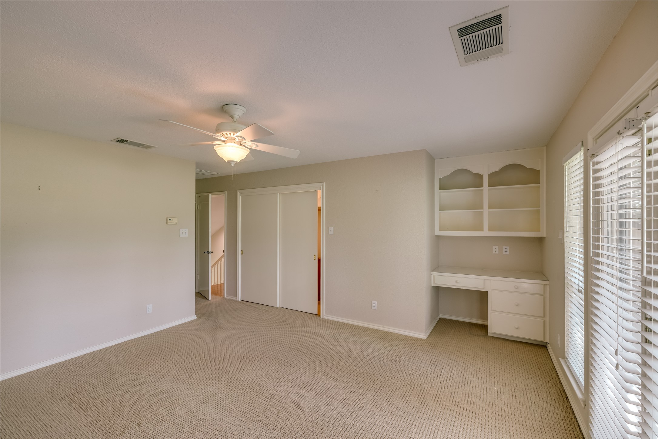 Fort Worth, Texas, 76116, United States, 4 Bedrooms Bedrooms, ,4 BathroomsBathrooms,Residential,For Sale,1926062