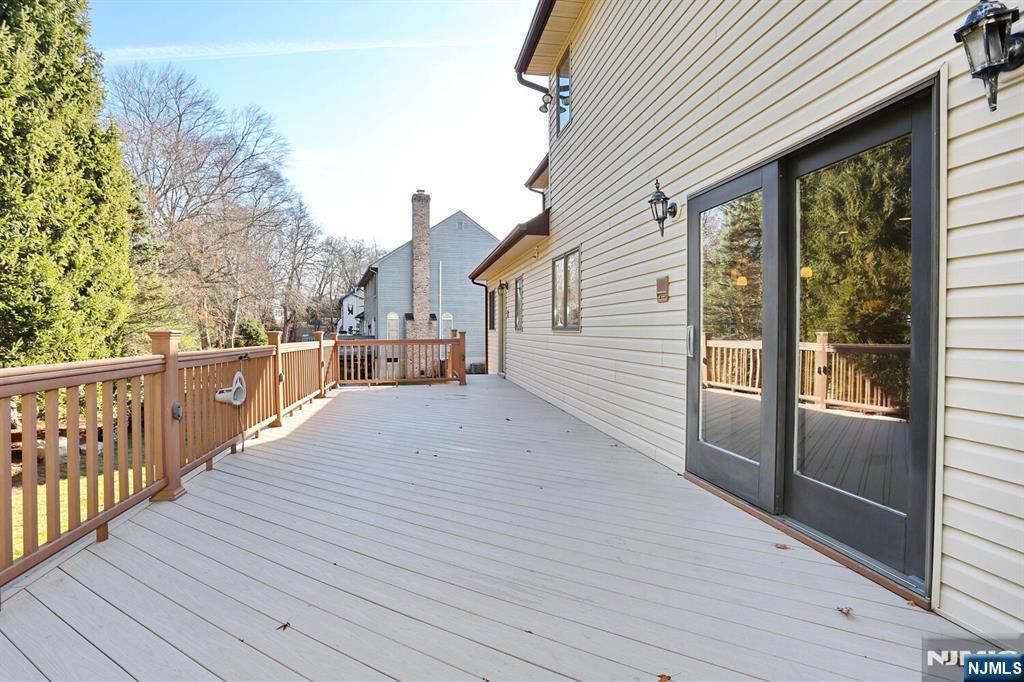 Paramus, New Jersey, 07652, United States, 5 Bedrooms Bedrooms, ,4 BathroomsBathrooms,Residential,For Sale,2001740