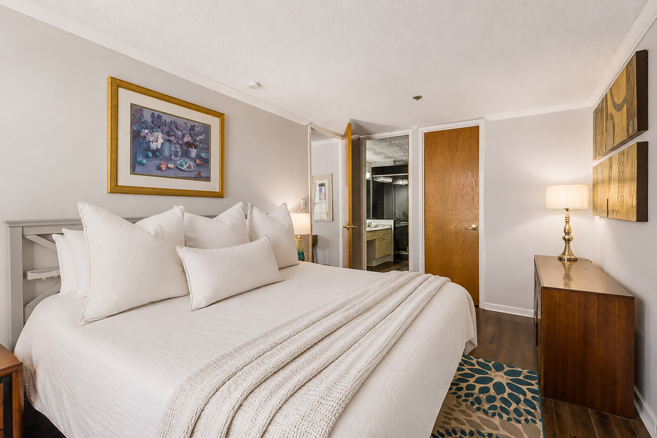  Top Floor Living, Sweeping City Views and Midtown at Your Doorstep - 物件實景