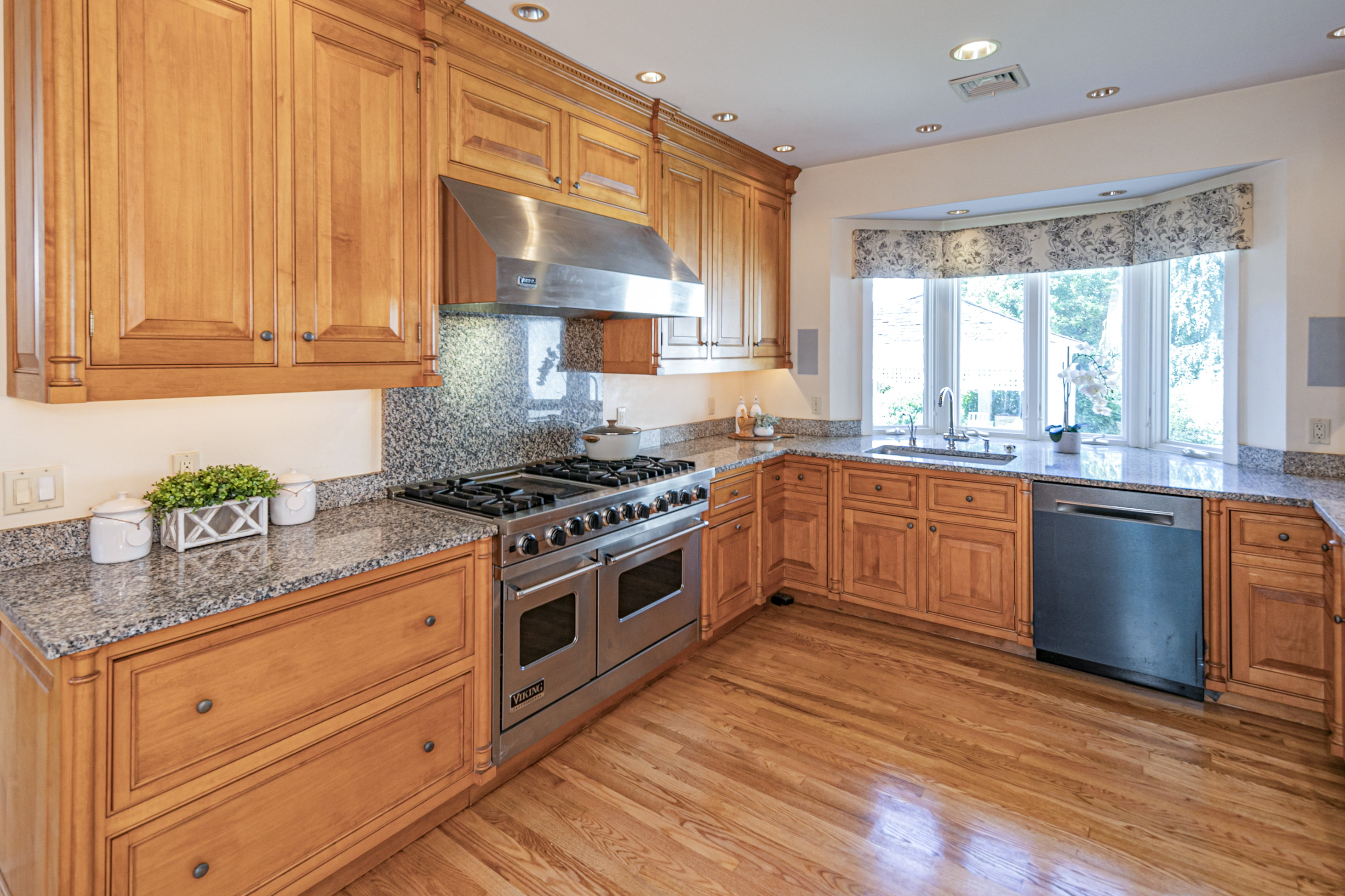  Sprawling Estate with a Rich History and Gorgeous Grounds - 物件實景