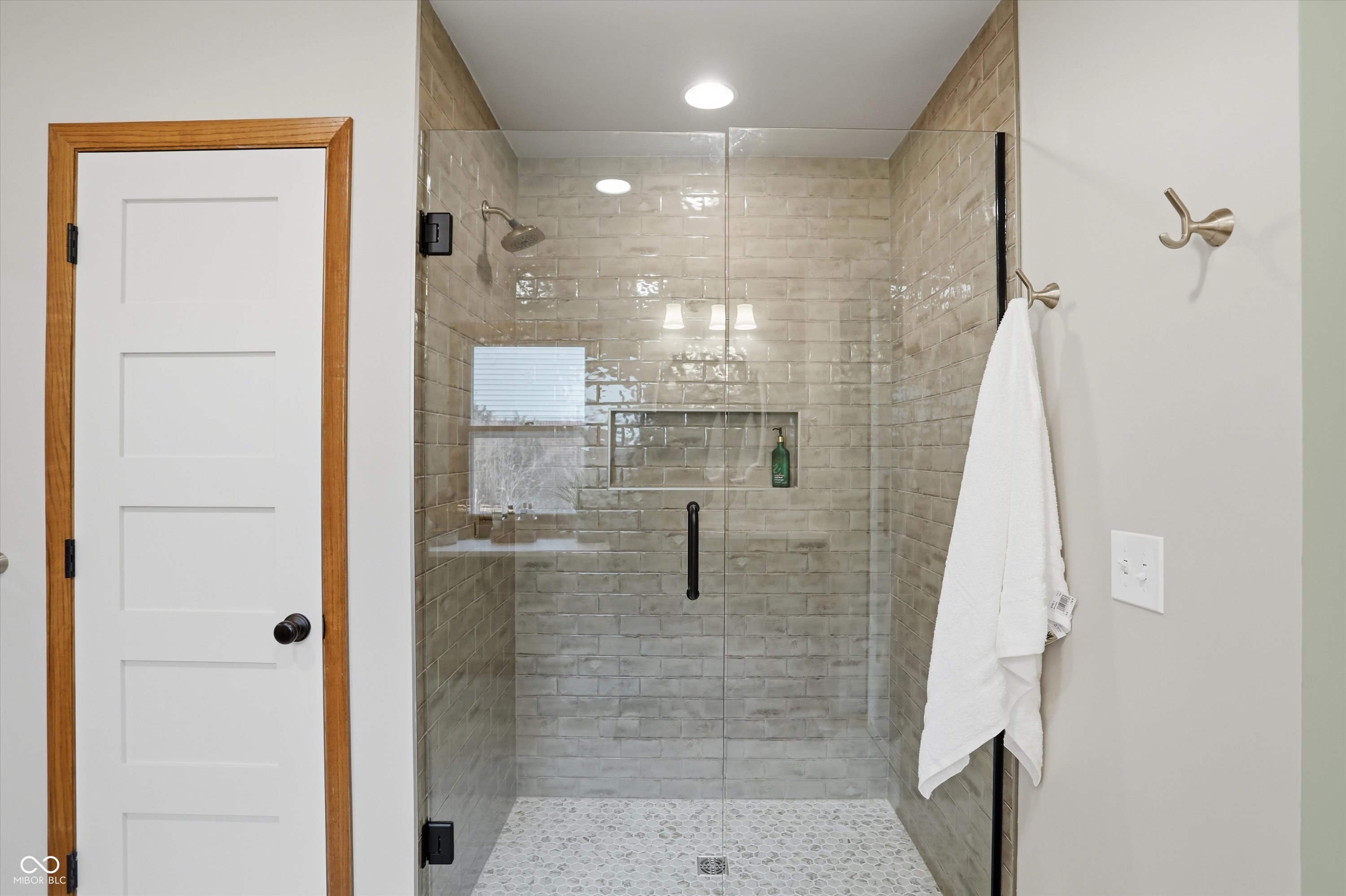 Zionsville, Indiana, 46077, United States, 3 Bedrooms Bedrooms, ,2 BathroomsBathrooms,Residential,For Sale,2008778