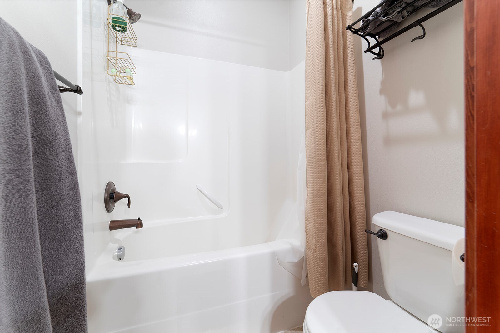 Spokane, Washington, 99208, United States, 5 Bedrooms Bedrooms, ,4 BathroomsBathrooms,Residential,For Sale,1975887