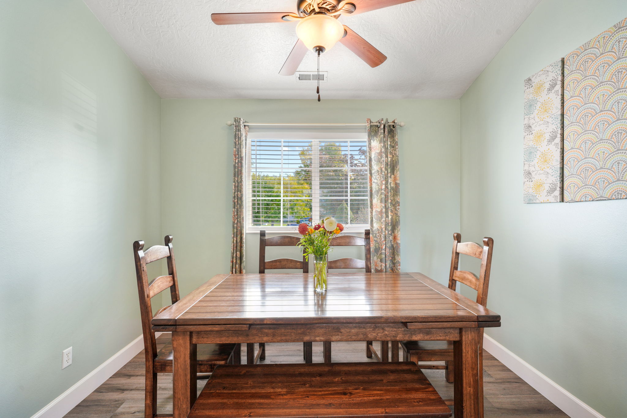 Lehi, Utah, 84043, United States, 4 Bedrooms Bedrooms, ,3 BathroomsBathrooms,Residential,For Sale,1973870