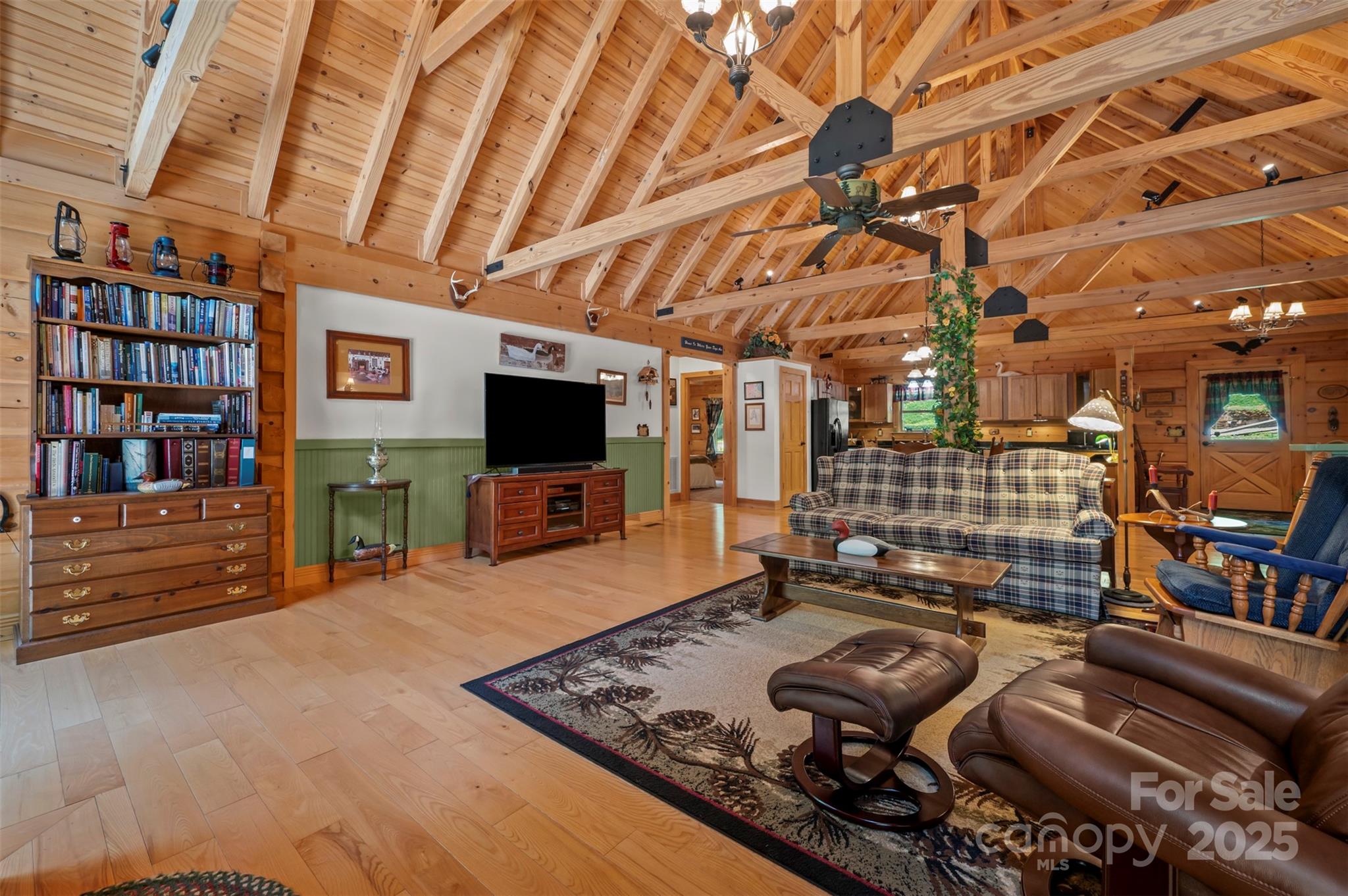 Saluda, North Carolina, 28773, United States, 3 Bedrooms Bedrooms, ,3 BathroomsBathrooms,Residential,For Sale,1996428