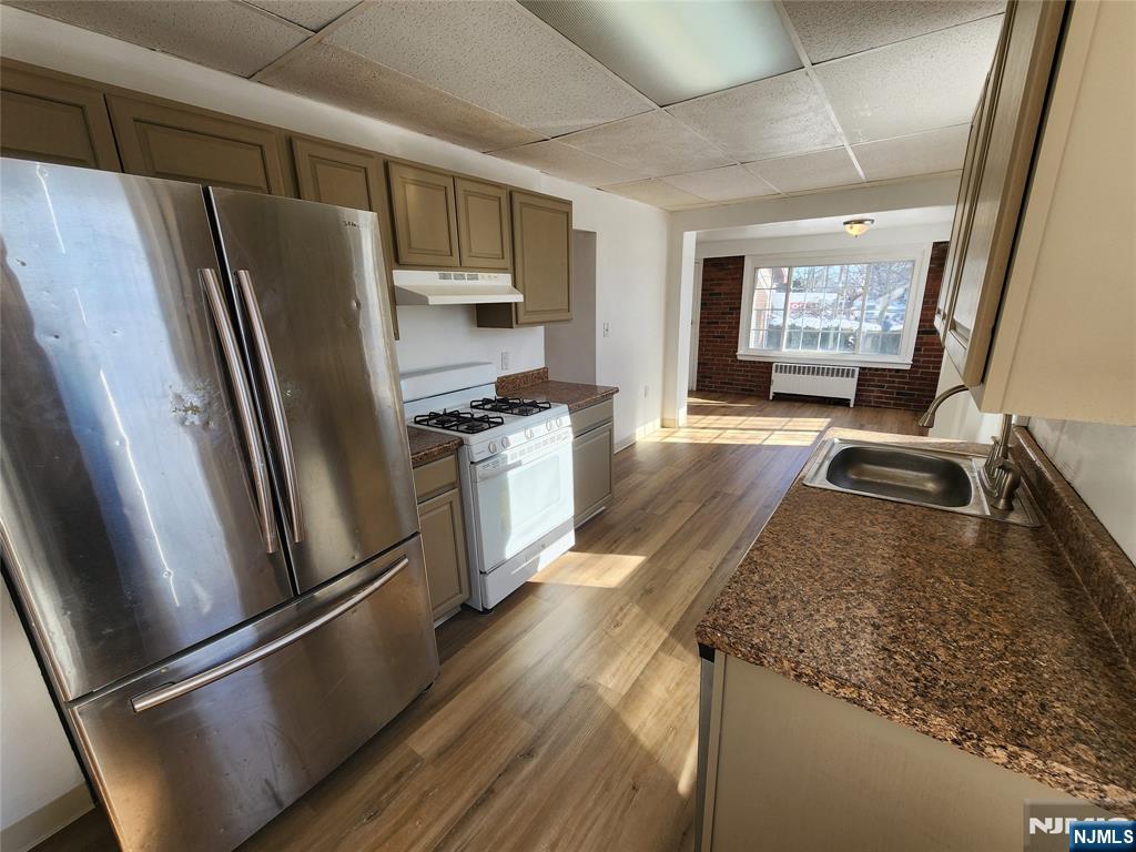 Lyndhurst, New Jersey, 07071, United States, 3 Bedrooms Bedrooms, ,2 BathroomsBathrooms,Residential,For Sale,2012579