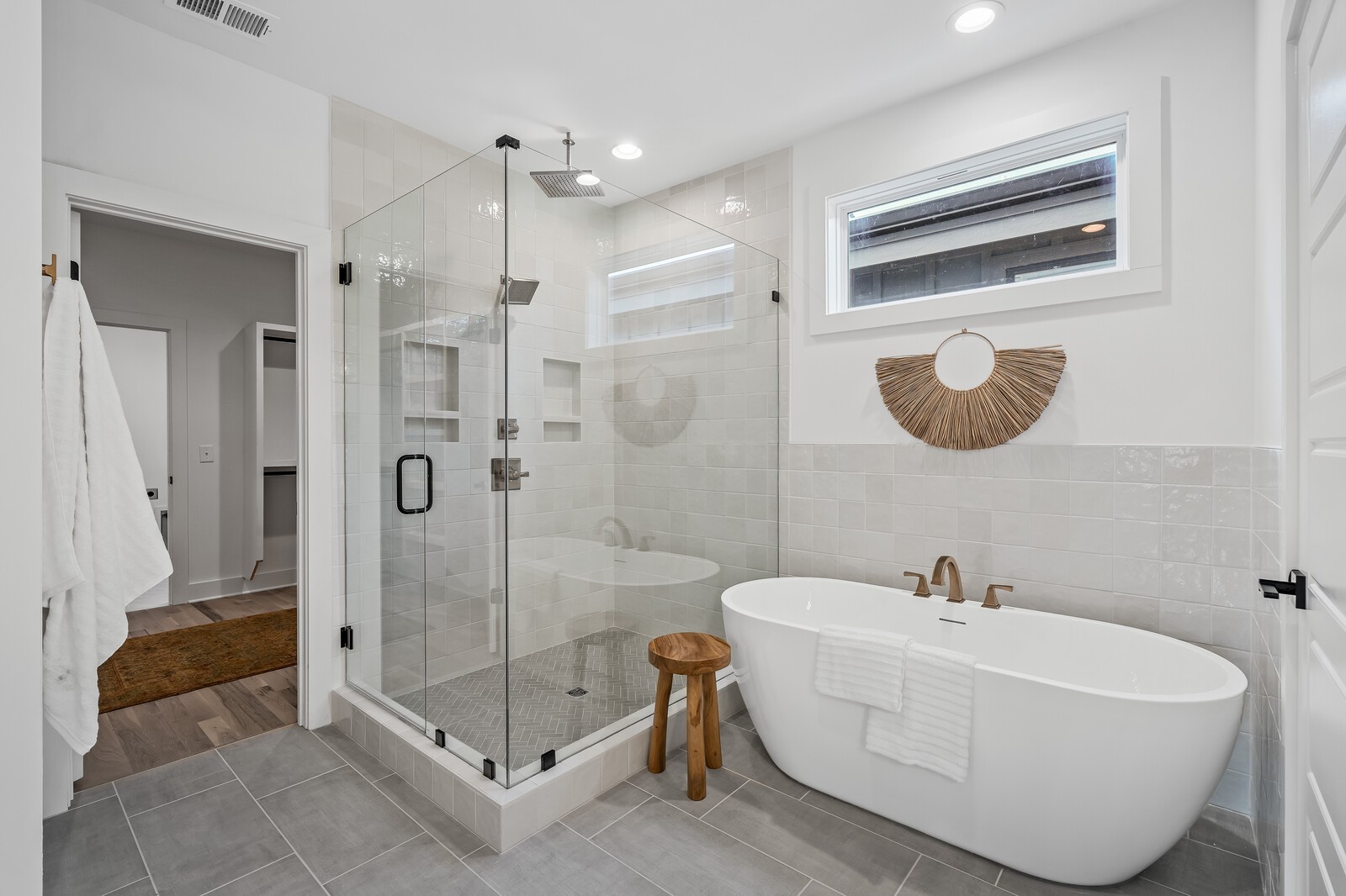 Nashville, Tennessee, 37206, United States, 4 Bedrooms Bedrooms, ,7 BathroomsBathrooms,Residential,For Sale,1989518