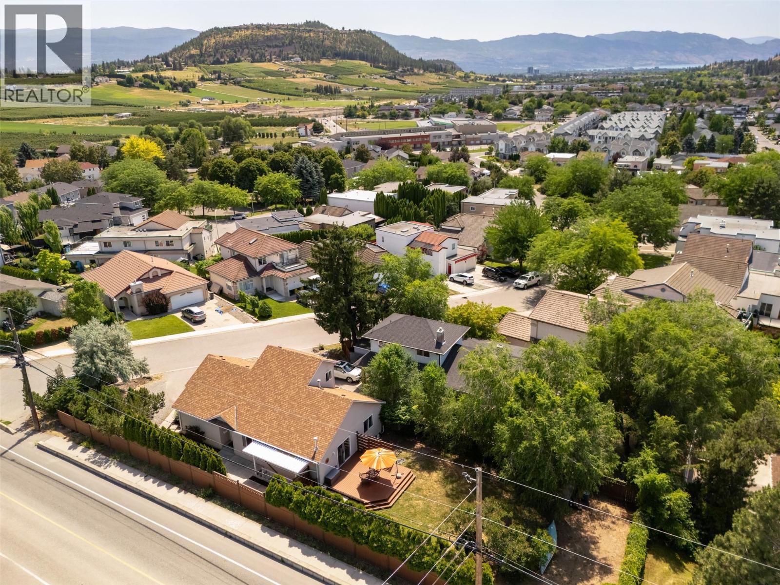 KELOWNA, British Columbia, V1V 1S9, CA, 4 Bedrooms Bedrooms, ,3 BathroomsBathrooms,Residential,For Sale,1895438