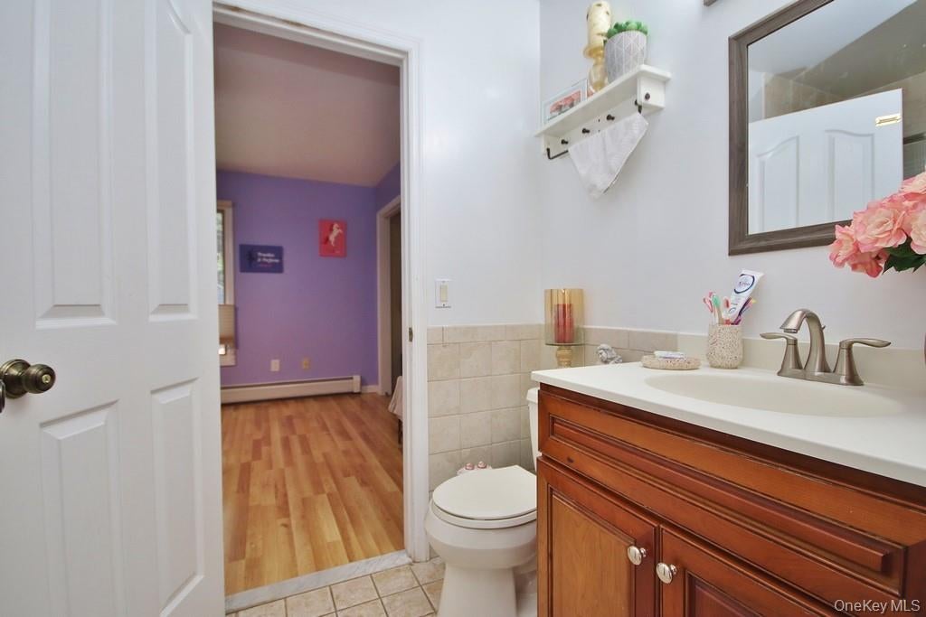 Chester, New York, 10918, United States, 4 Bedrooms Bedrooms, ,4 BathroomsBathrooms,Residential,For Sale,1979405