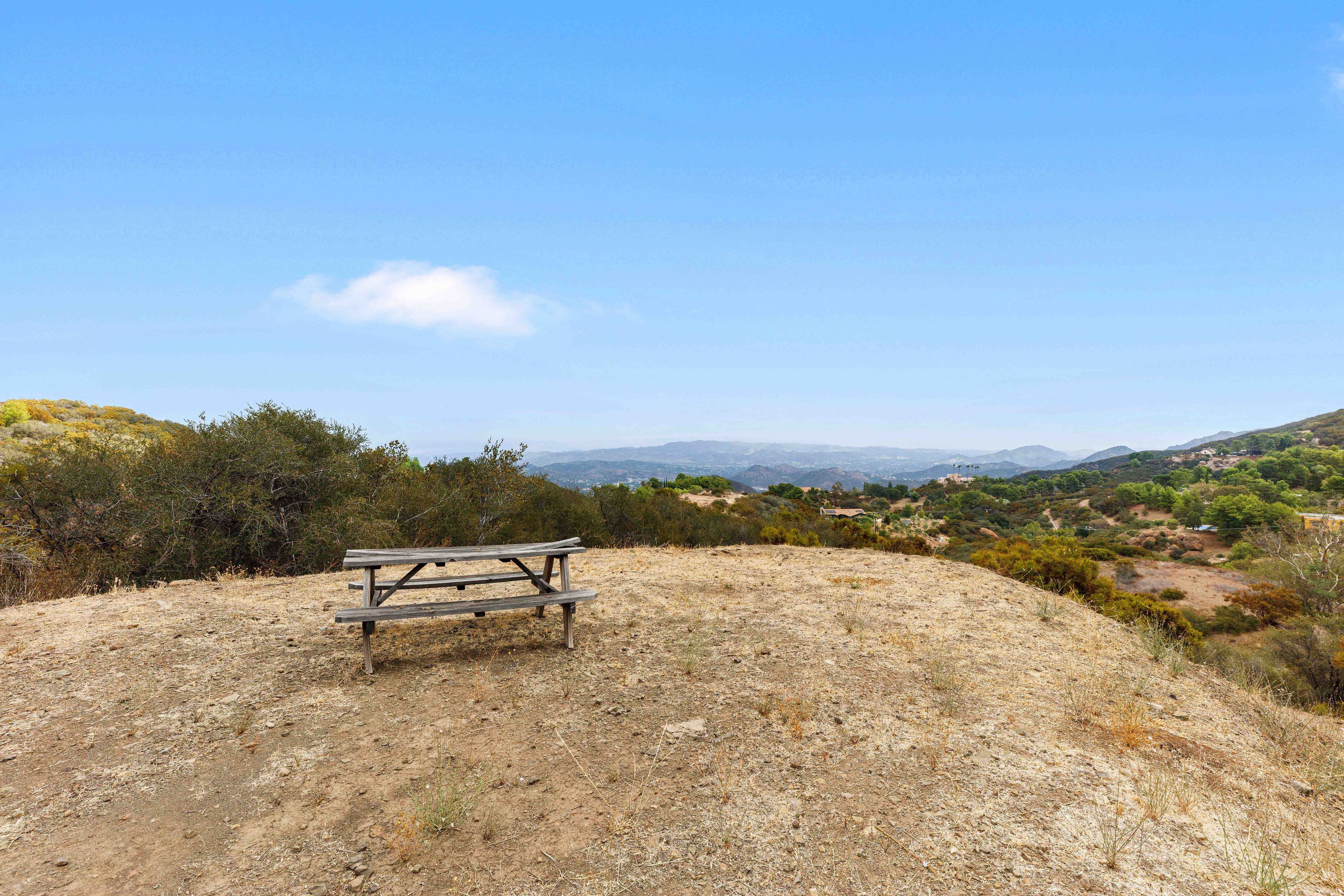  14613 Yerba Buena Rd - 物件實景