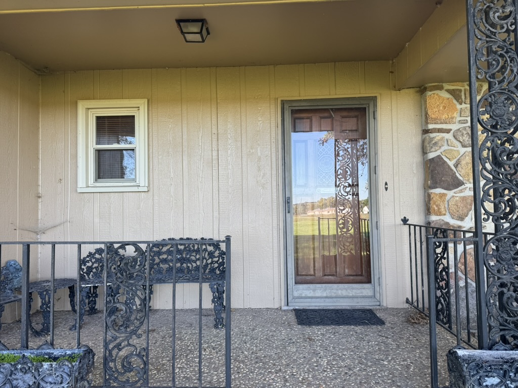 Pierce City, Missouri, 65723, United States, 2 Bedrooms Bedrooms, ,2 BathroomsBathrooms,Residential,For Sale,1987385