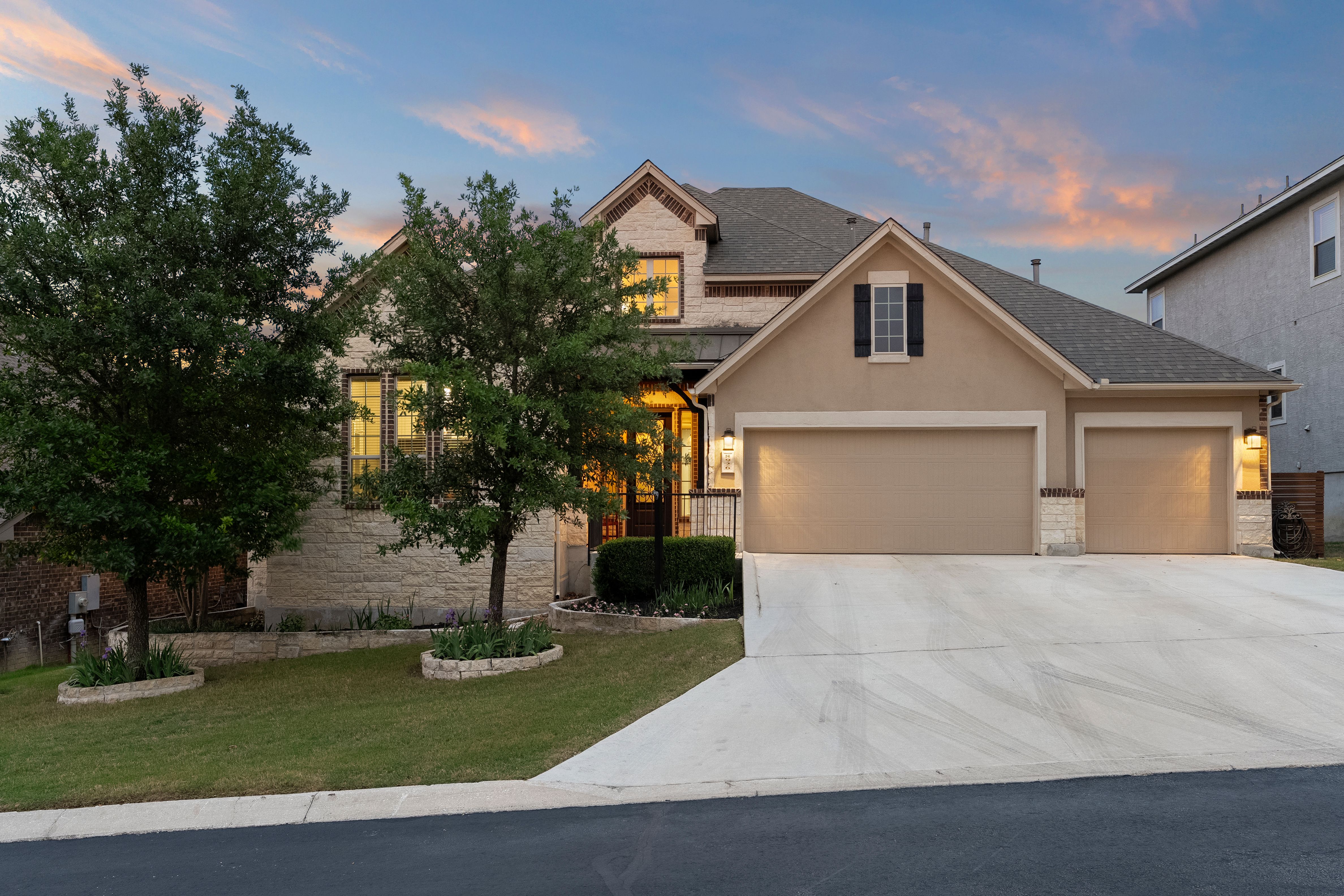  Thoughtfully Designed with Exceptional Floor Plan - 物件實景