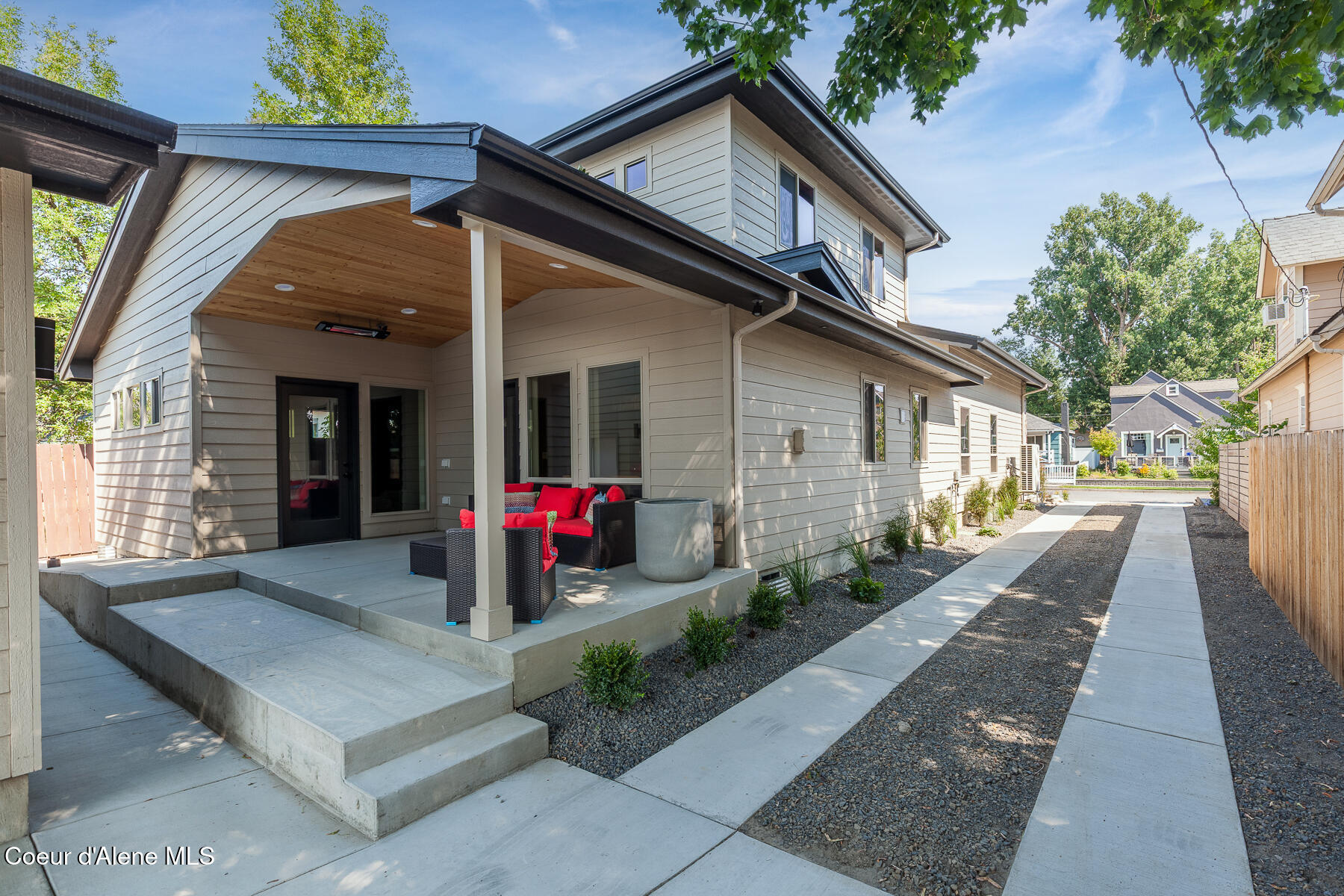 Coeur d'Alene, Idaho, 83814, United States, 4 Bedrooms Bedrooms, ,5 BathroomsBathrooms,Residential,For Sale,2037793