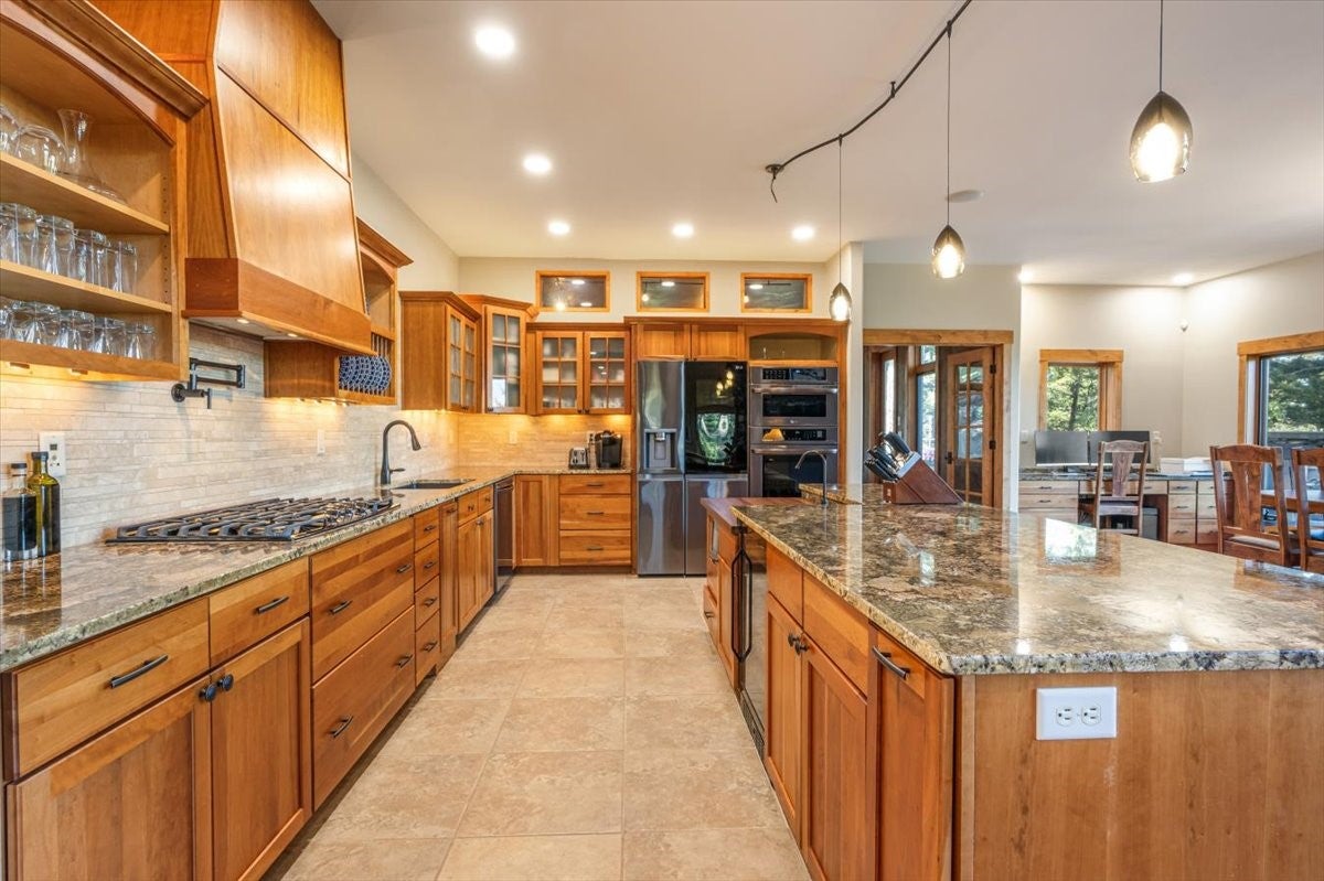 Clancy, Montana, 59634, United States, 6 Bedrooms Bedrooms, ,5 BathroomsBathrooms,Residential,For Sale,1873825