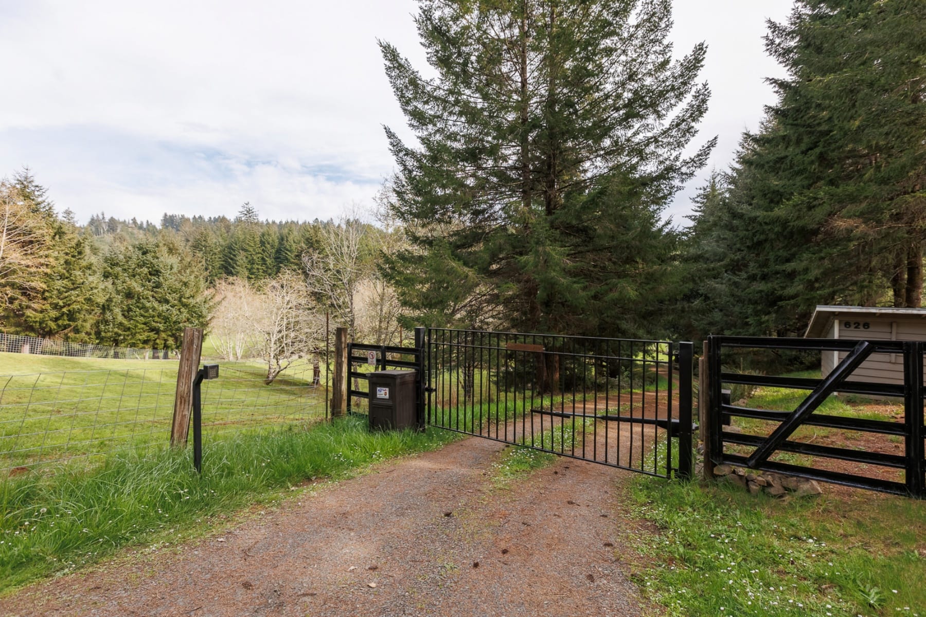  626 N BAYVIEW LOOP Waldport, OR 97394 - 物件實景