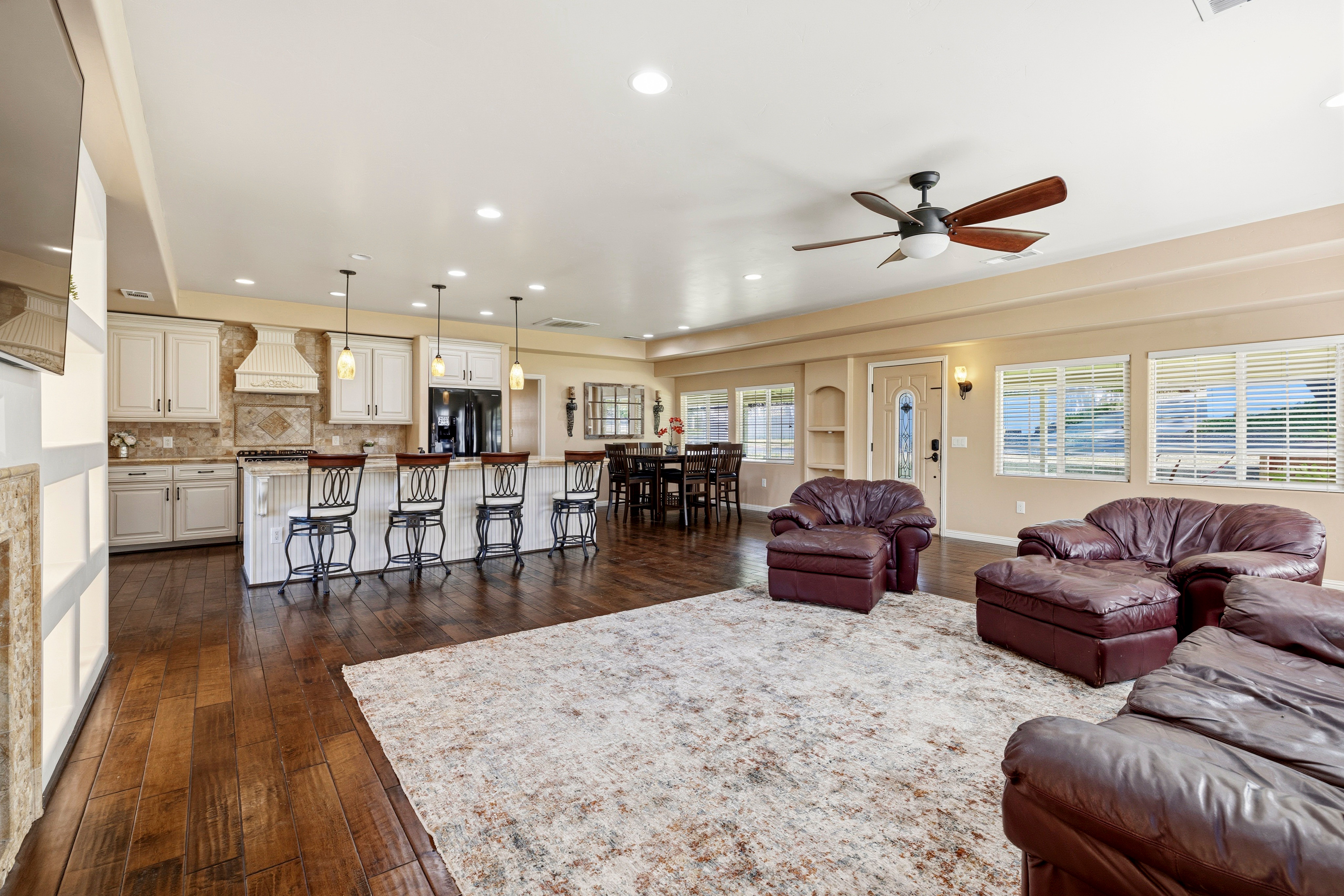  8723 Phoenix Avenue, Fair Oaks, CA 95628 - 物件實景