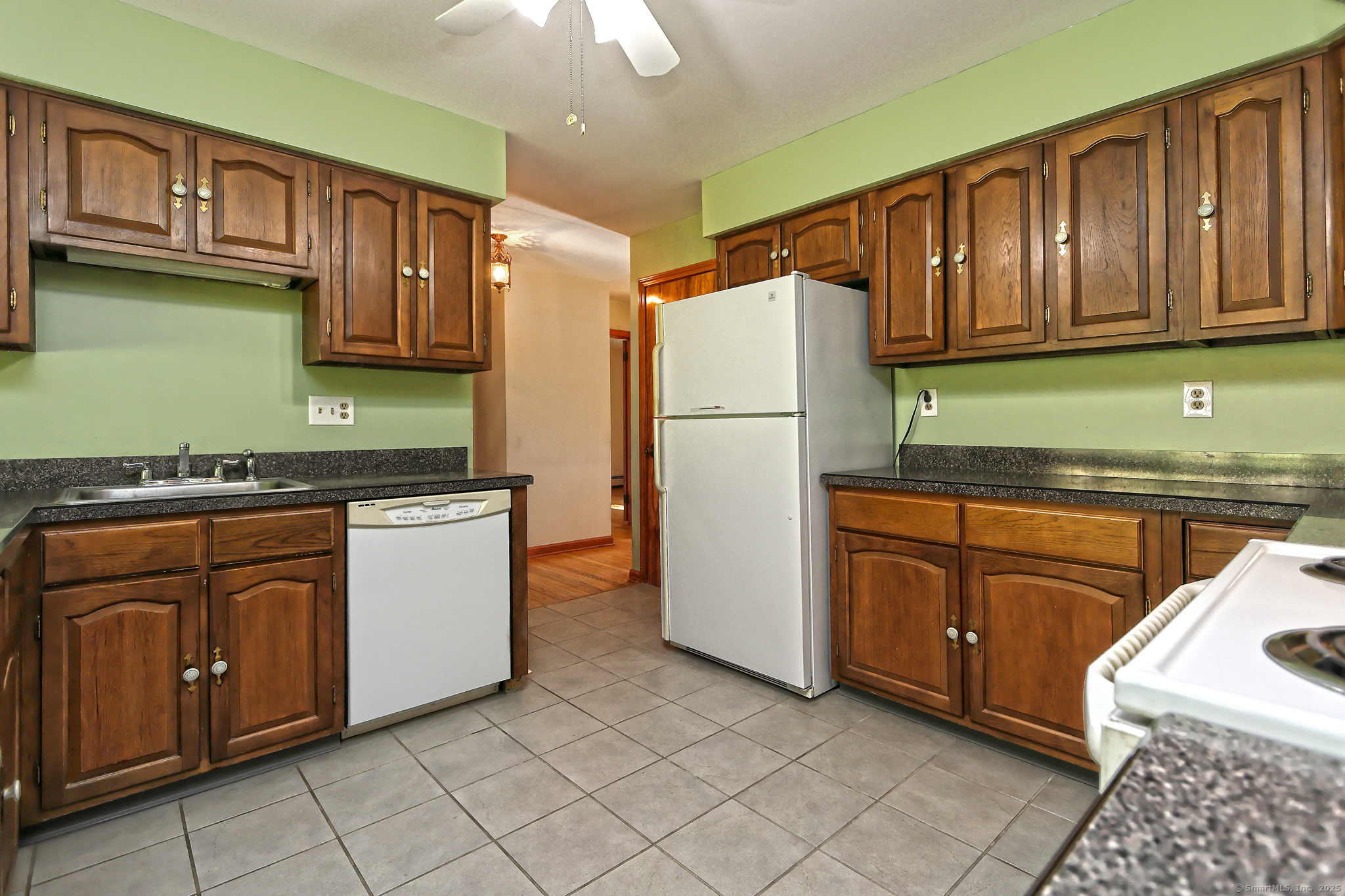Hamden, Connecticut, 06518, United States, 4 Bedrooms Bedrooms, ,2 BathroomsBathrooms,Residential,For Sale,1940794