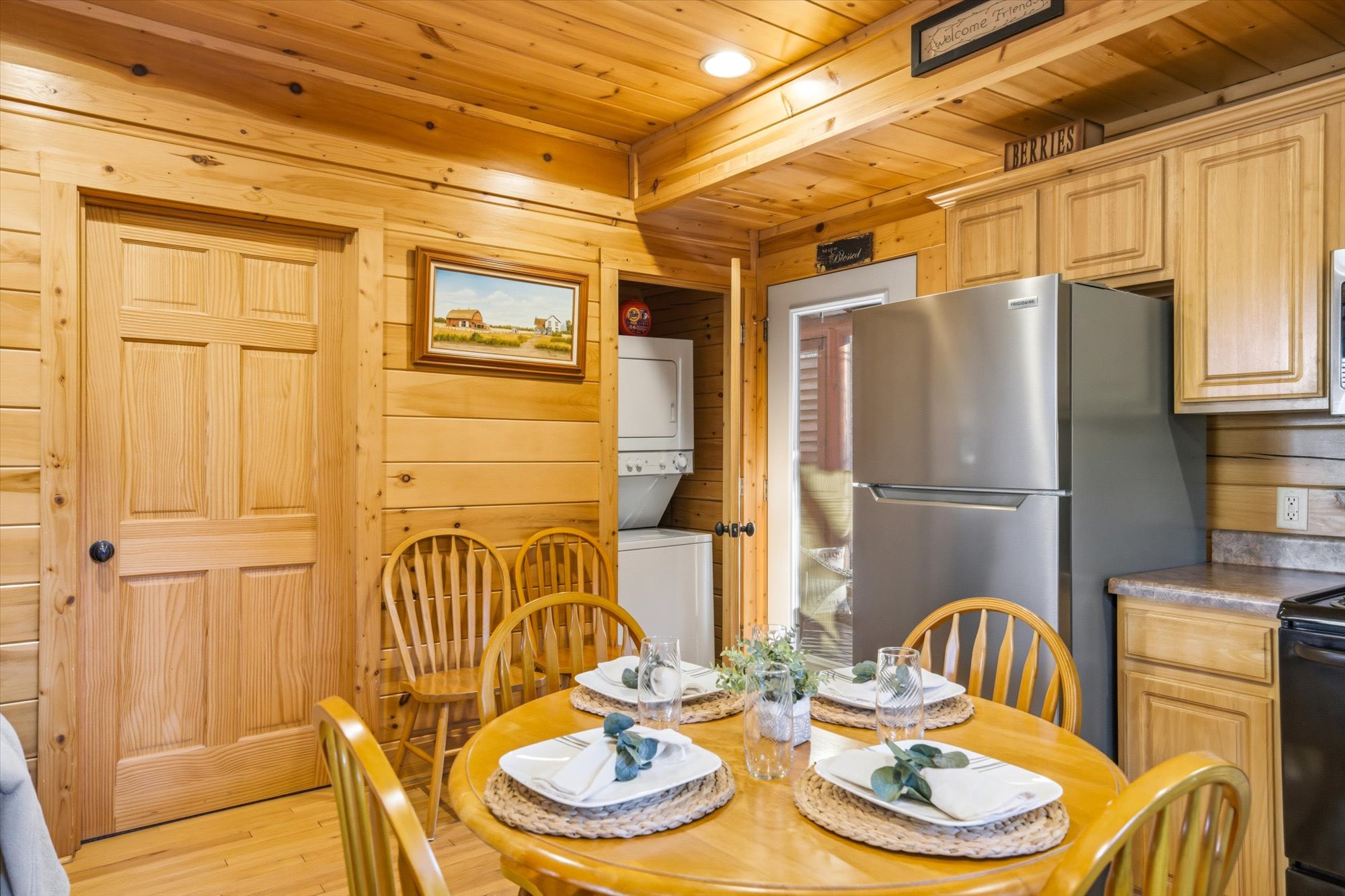 Pigeon Forge, Tennessee, 37862, United States, 2 Bedrooms Bedrooms, ,2 BathroomsBathrooms,Residential,For Sale,2009972