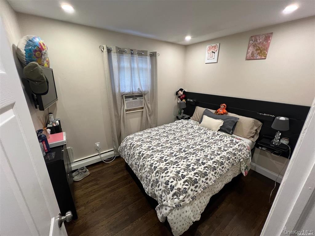 Farmingville, New York, 11738, United States, 4 Bedrooms Bedrooms, ,2 BathroomsBathrooms,Residential,For Sale,1840283