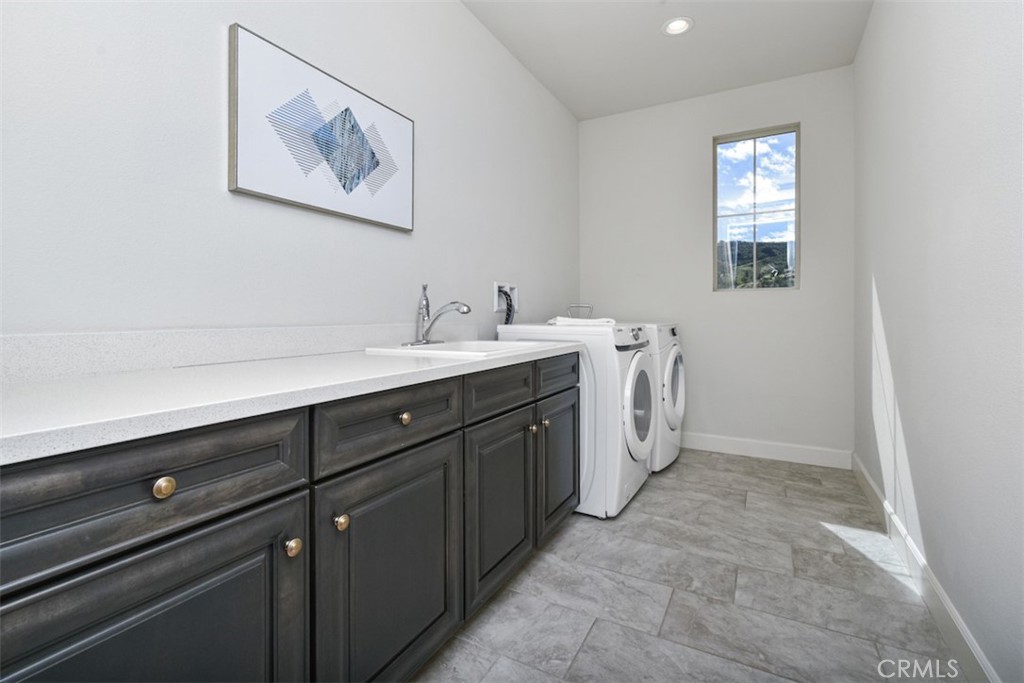 West Hills, California, 91304, United States, 5 Bedrooms Bedrooms, ,6 BathroomsBathrooms,Residential,For Sale,1847144