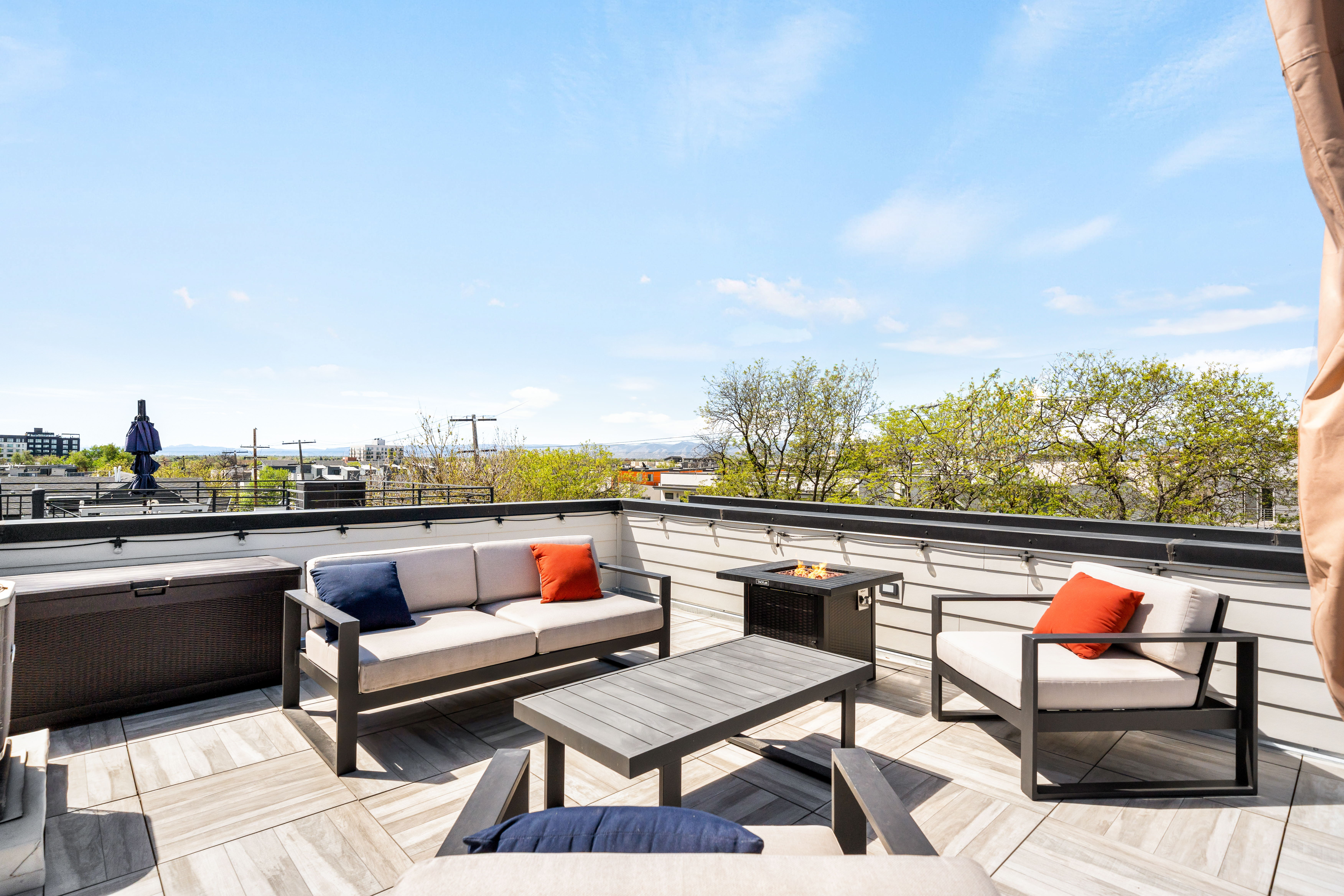  Sweeping, Unobstructed Mountain Views From This Sloan