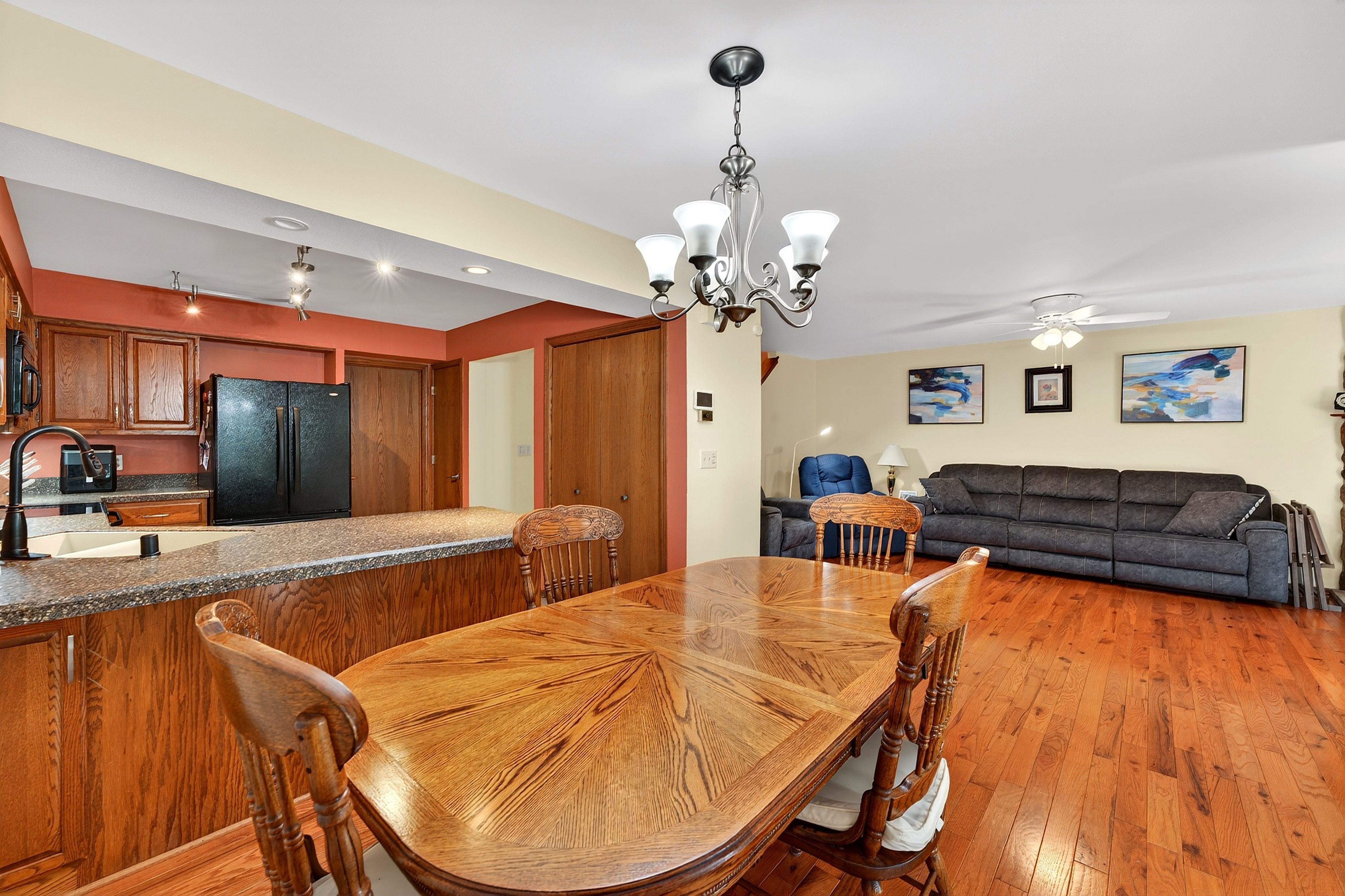  Three Bedroom Condo in Pewaukee - 物件實景