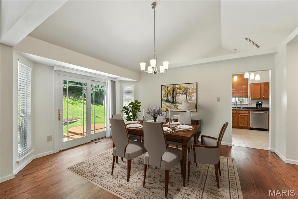Maryland Heights, Missouri, 63043, United States, 3 Bedrooms Bedrooms, ,4 BathroomsBathrooms,Residential,For Sale,1892007