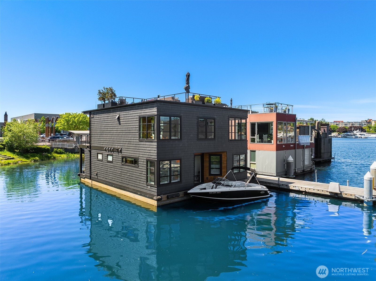 Seattle, Washington, 98102, United States, 3 Bedrooms Bedrooms, ,2 BathroomsBathrooms,Residential,For Sale,1807048