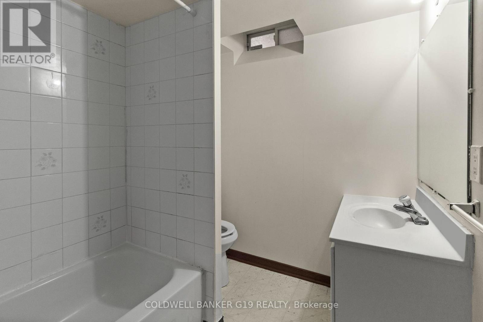 BRAMPTON (SANDRINGHAM-WELLINGTON), Ontario, L6R 1T3, CA, 4 Bedrooms Bedrooms, ,3 BathroomsBathrooms,Residential,For Sale,1903292