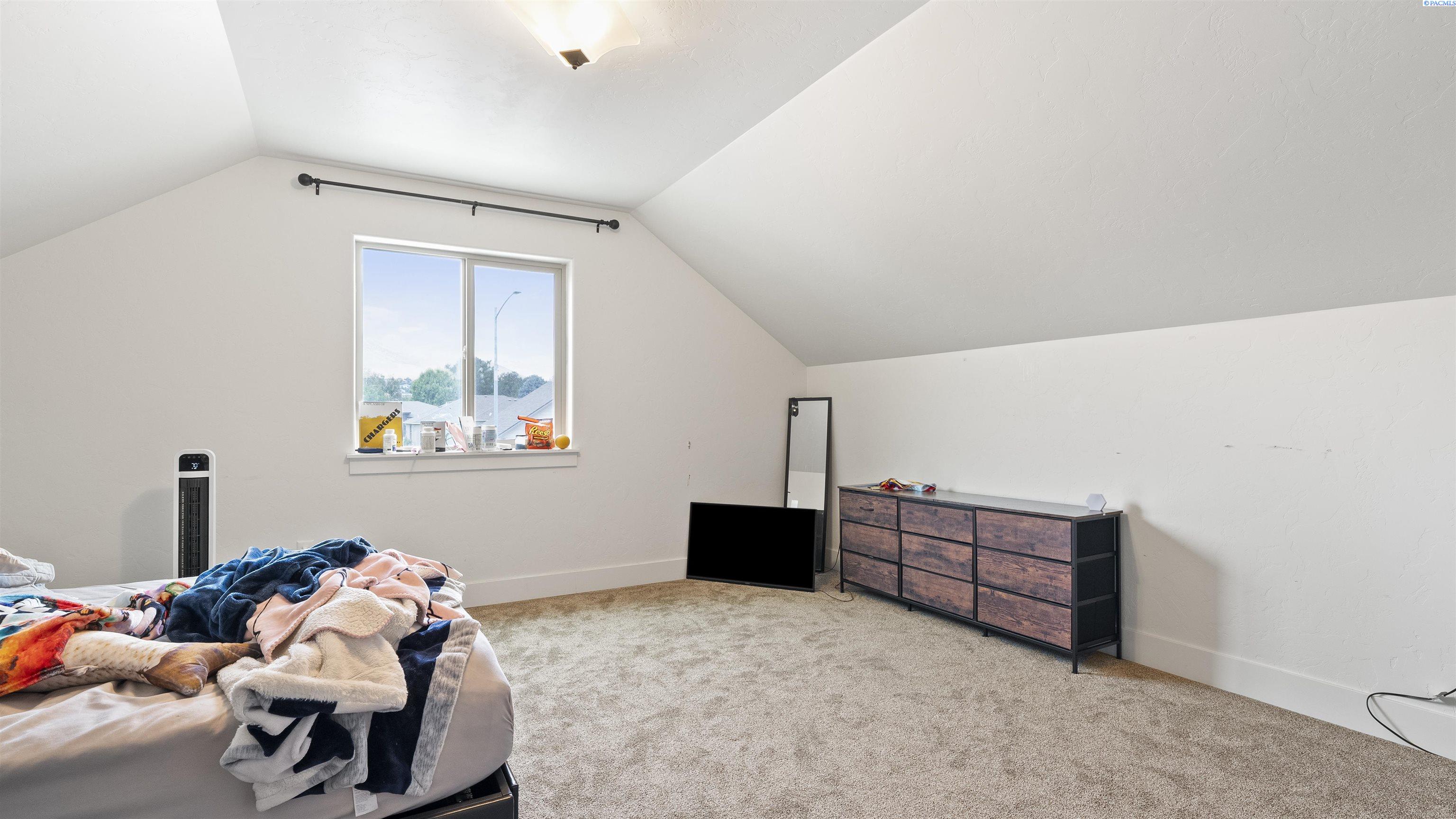 Richland, Washington, 99352, United States, 4 Bedrooms Bedrooms, ,2 BathroomsBathrooms,Residential,For Sale,1906594