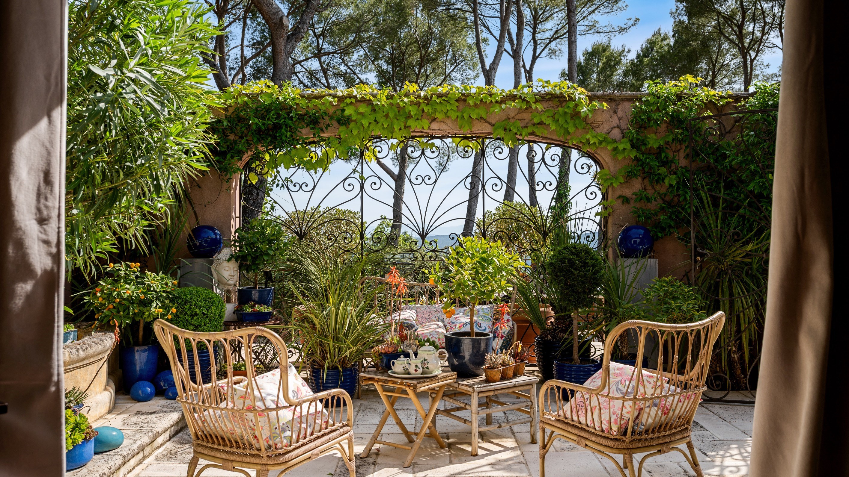  Exceptional Charming Estate with Remarkable Gardens in a Preserved Setting - 物件實景