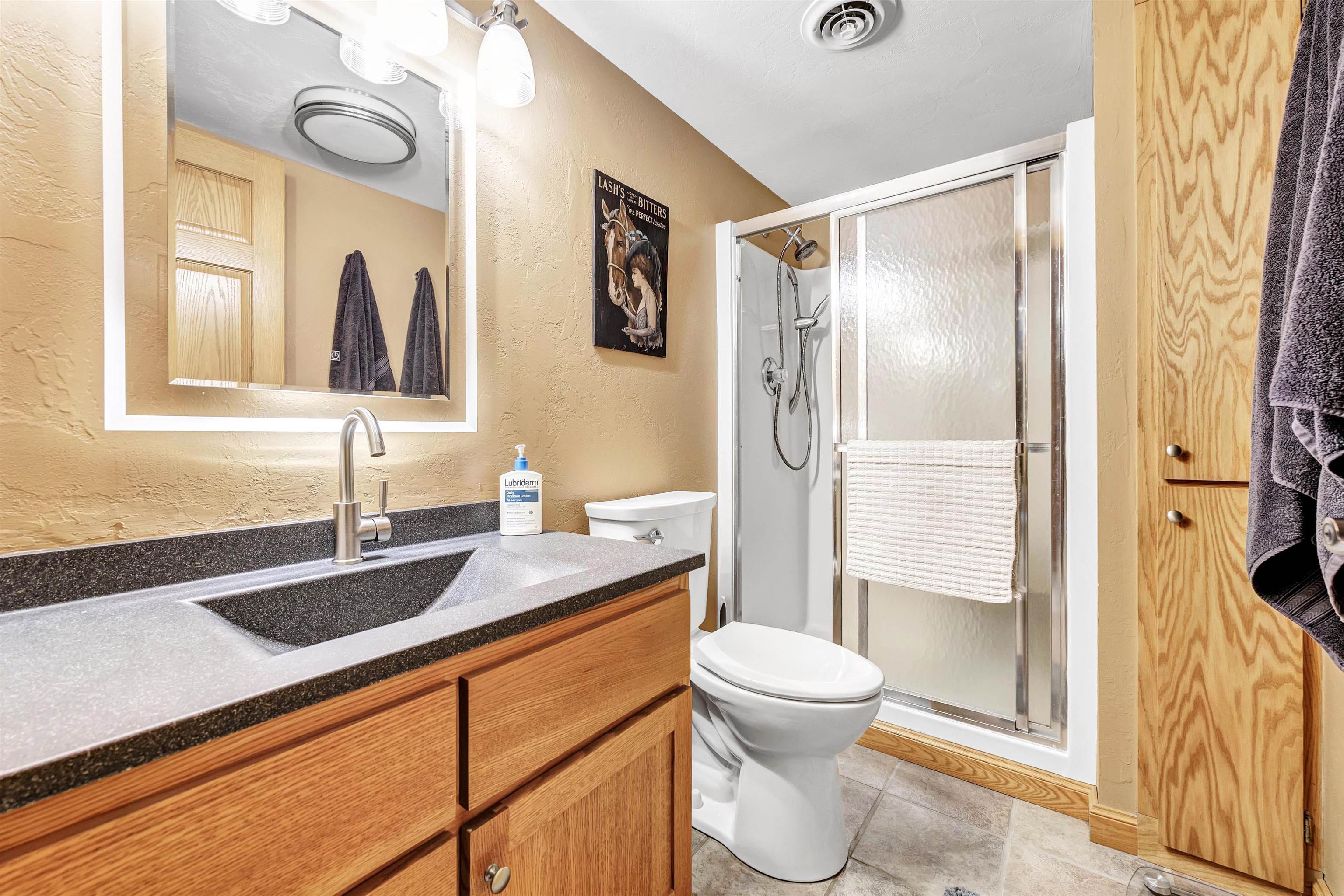 SHAWANO, Wisconsin, 54166, United States, 5 Bedrooms Bedrooms, ,3 BathroomsBathrooms,Residential,For Sale,1912460