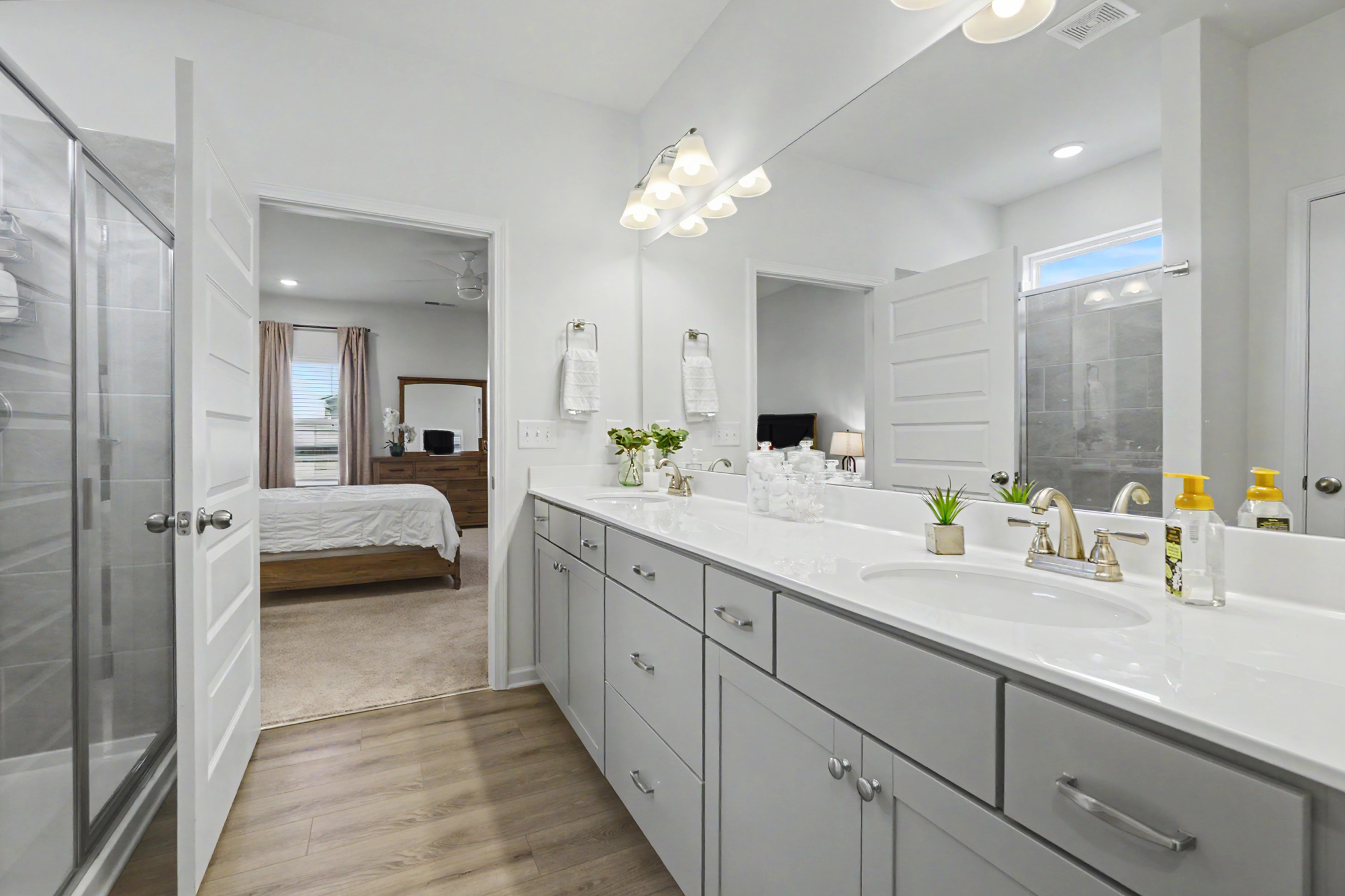  Better-Than-New Ranch with Designer Upgrades - 物件實景