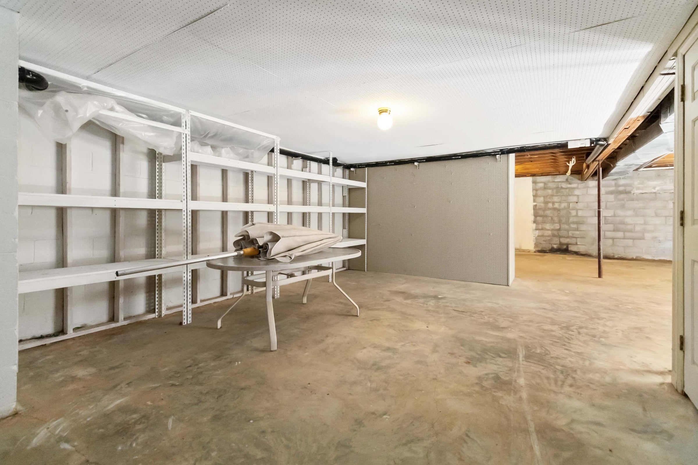 Richmond, Kentucky, 40475, United States, 4 Bedrooms Bedrooms, ,3 BathroomsBathrooms,Residential,For Sale,2006123