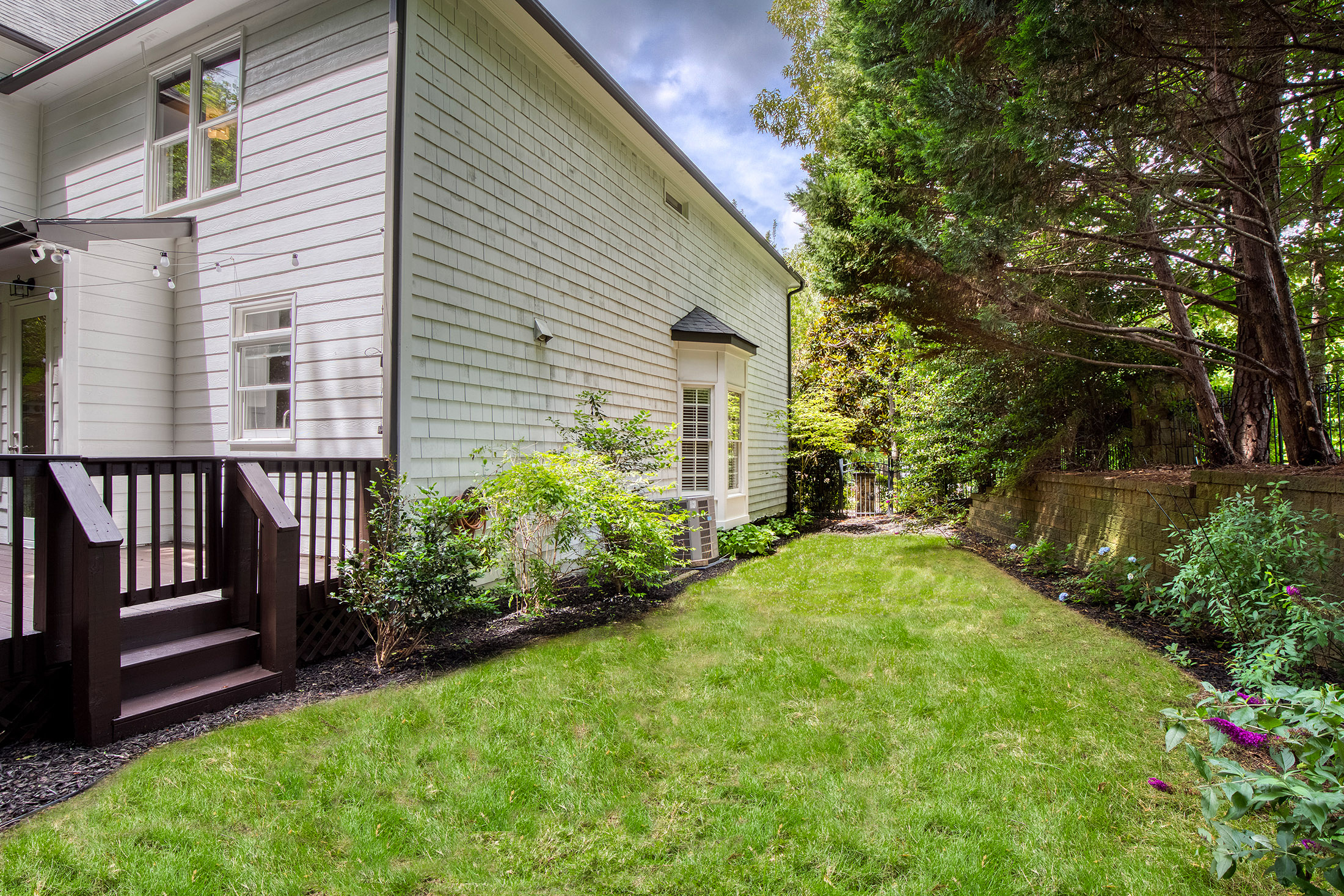  Recently Updated Four Bedroom Home in Gated Brookhaven Community - 物件實景