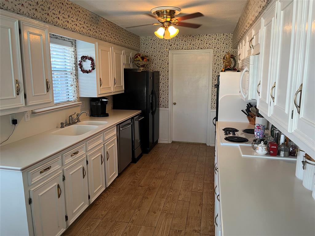 Garland, Texas, 75043, United States, 4 Bedrooms Bedrooms, ,3 BathroomsBathrooms,Residential,For Sale,1818340