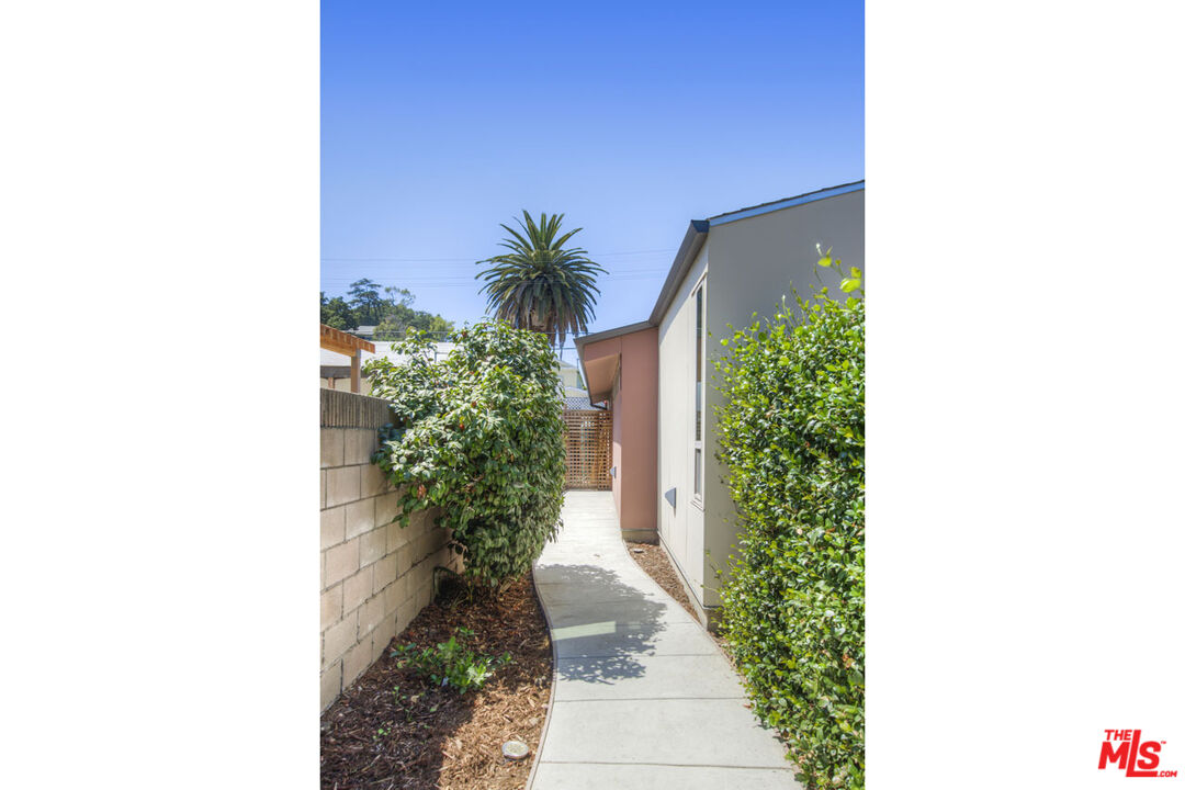 Los Angeles, California, 90041, United States, 4 Bedrooms Bedrooms, ,3 BathroomsBathrooms,Residential,For Sale,1859522
