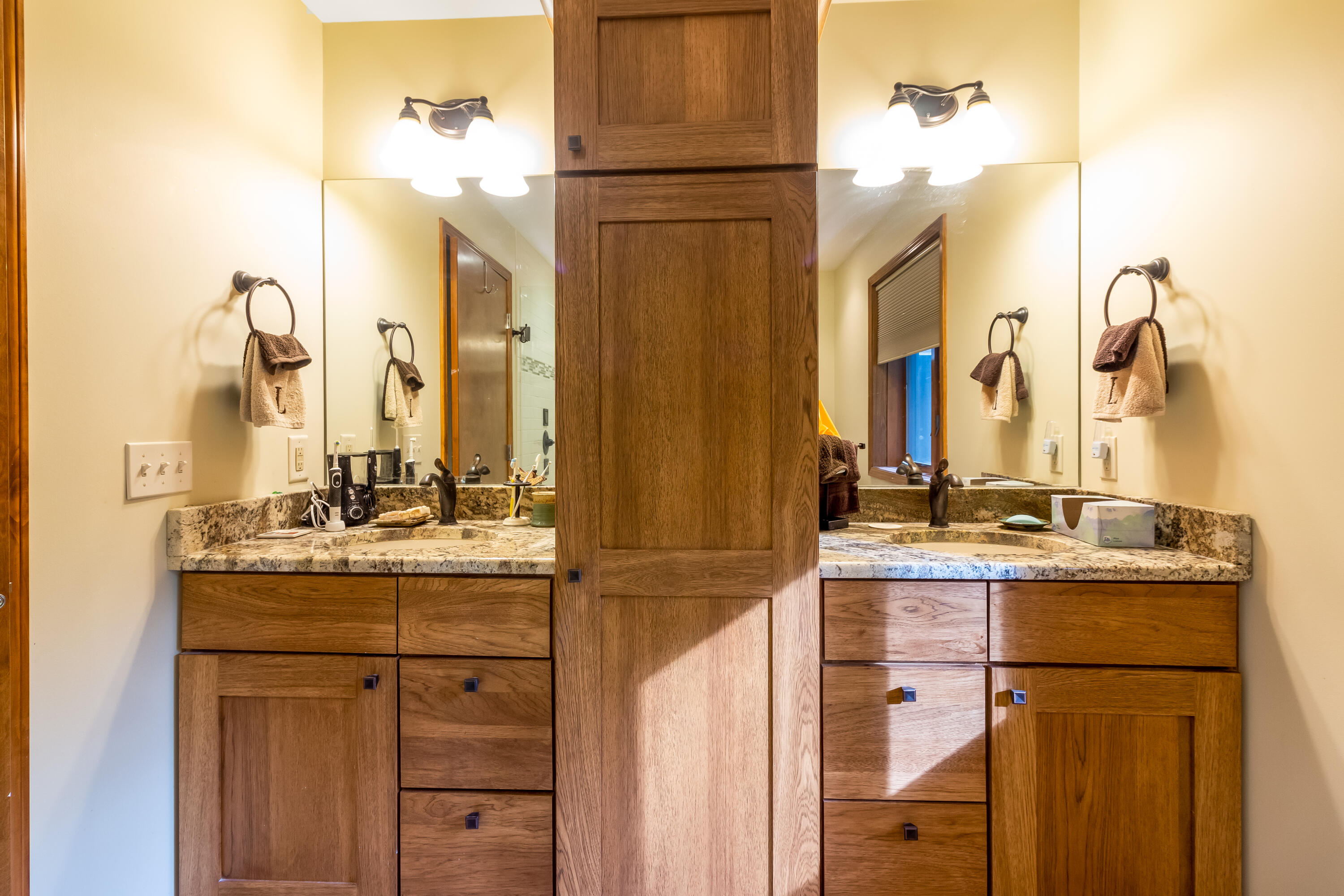 Fennville, Michigan, 49408, United States, 3 Bedrooms Bedrooms, ,3 BathroomsBathrooms,Residential,For Sale,1974475