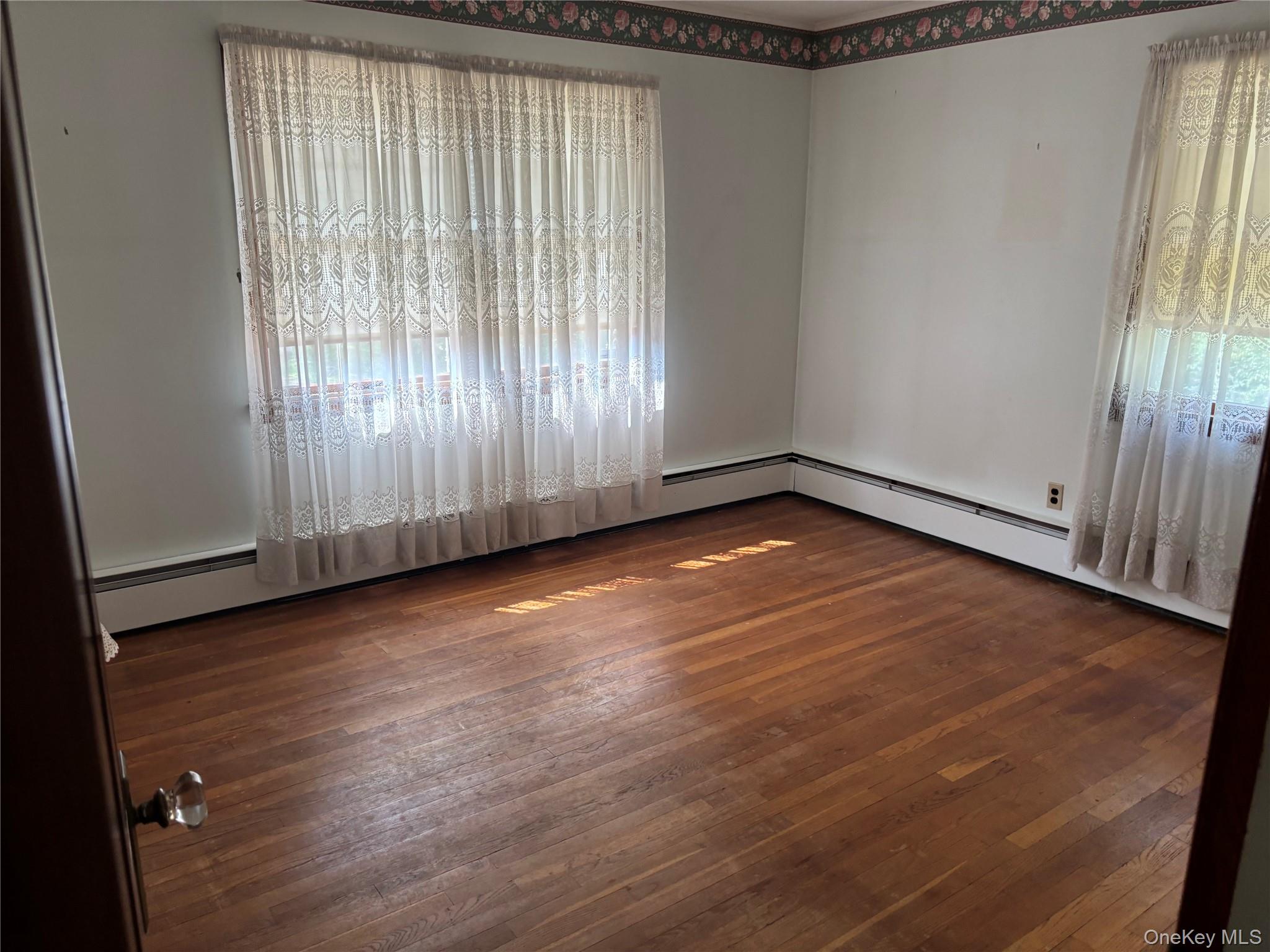 Wading River, New York, 11792, United States, 4 Bedrooms Bedrooms, ,2 BathroomsBathrooms,Residential,For Sale,1941078