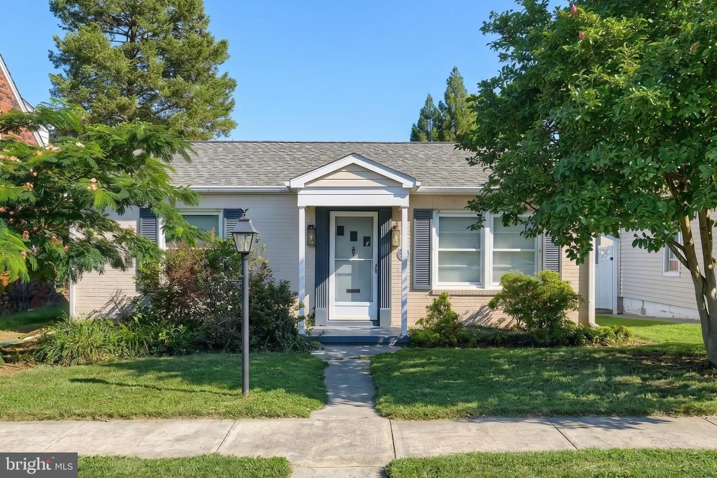 Penn St, Hanover, PA 17331
