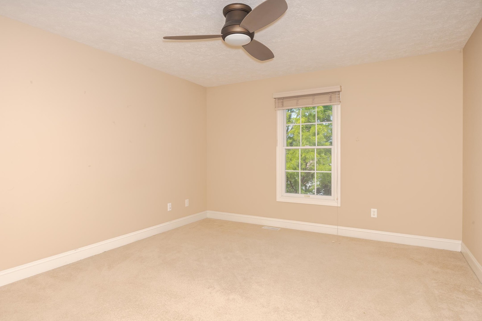 Bloomington, Illinois, 61704, United States, 4 Bedrooms Bedrooms, ,4 BathroomsBathrooms,Residential,For Sale,1957101