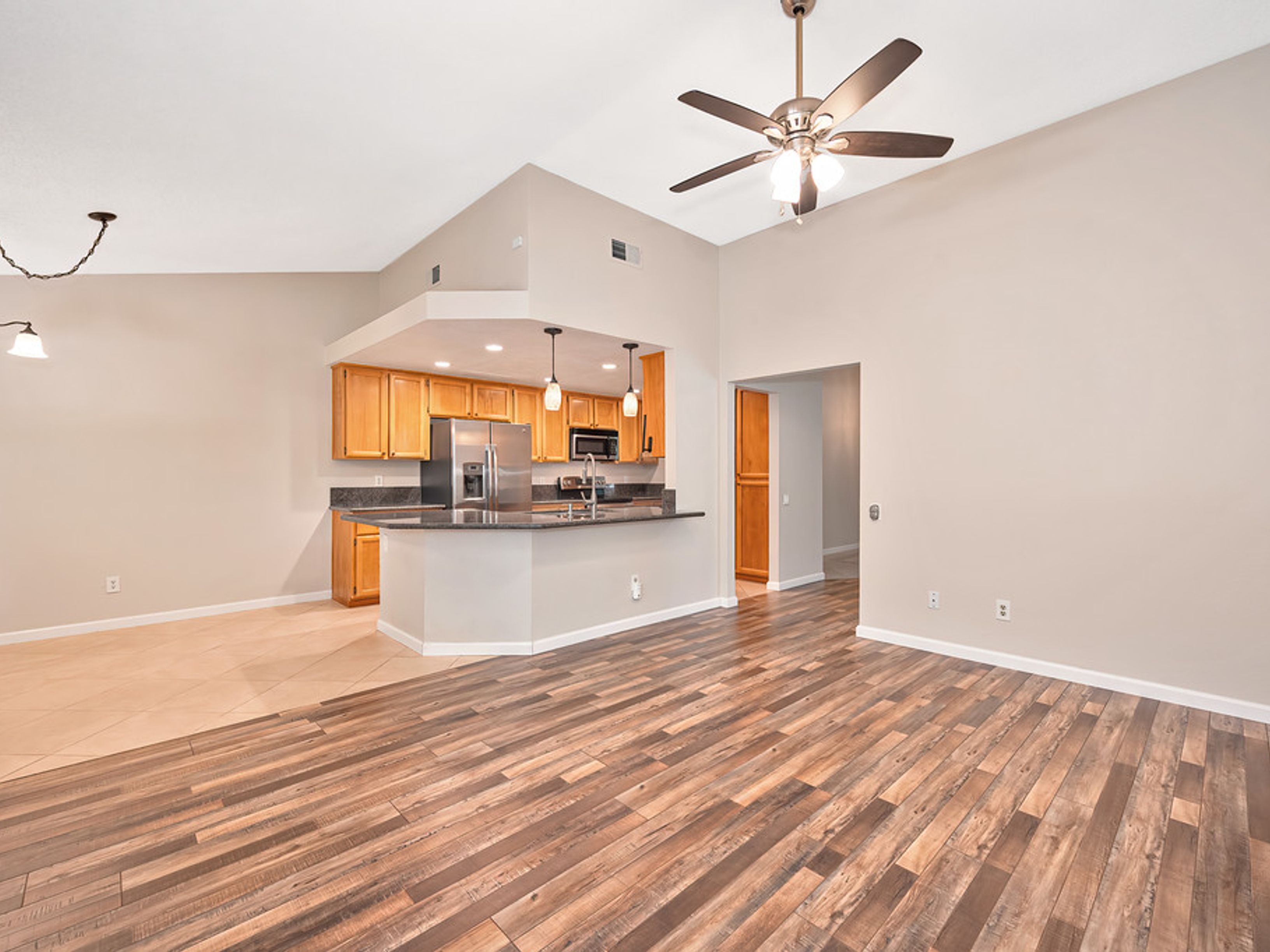  2712 Stoughton Way, Sacramento, CA 95827 - 物件實景