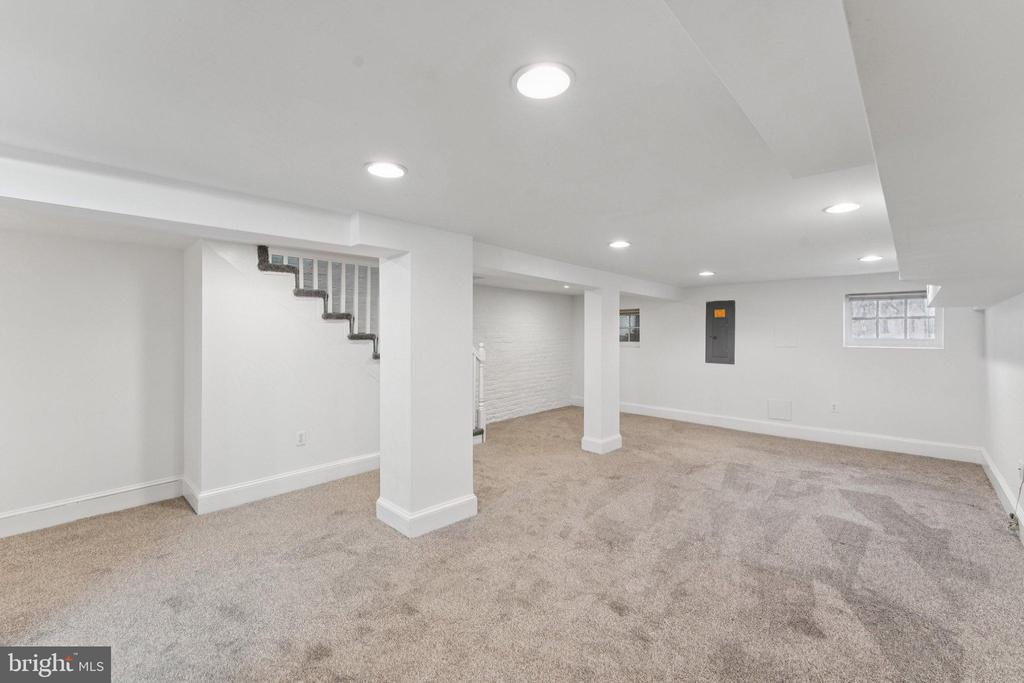 Washington, District of Columbia, 20001, United States, 4 Bedrooms Bedrooms, ,3 BathroomsBathrooms,Residential,For Sale,2001176