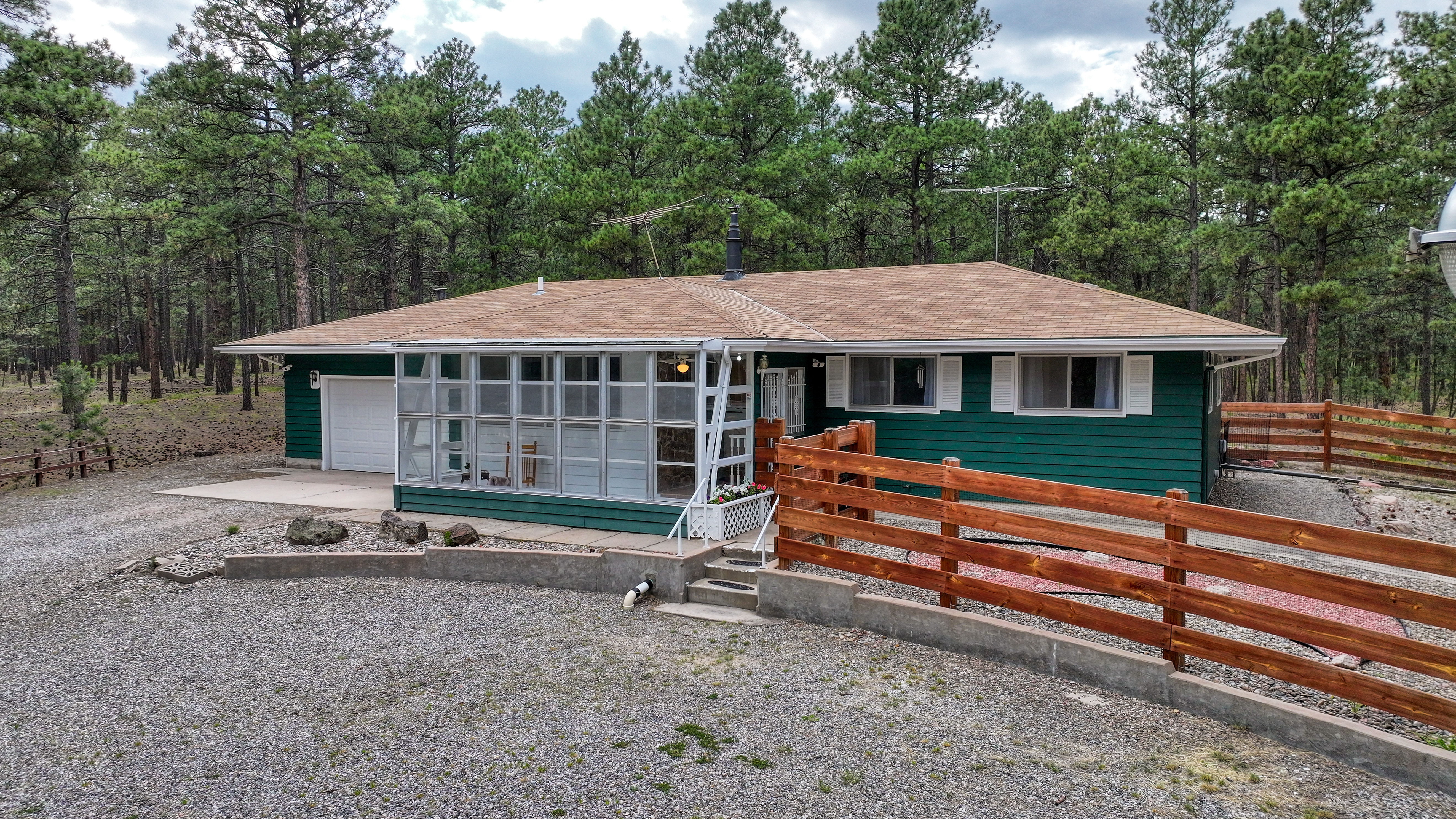  Meticulously maintained ranch-style home in sought-after Black Forest - 物件實景